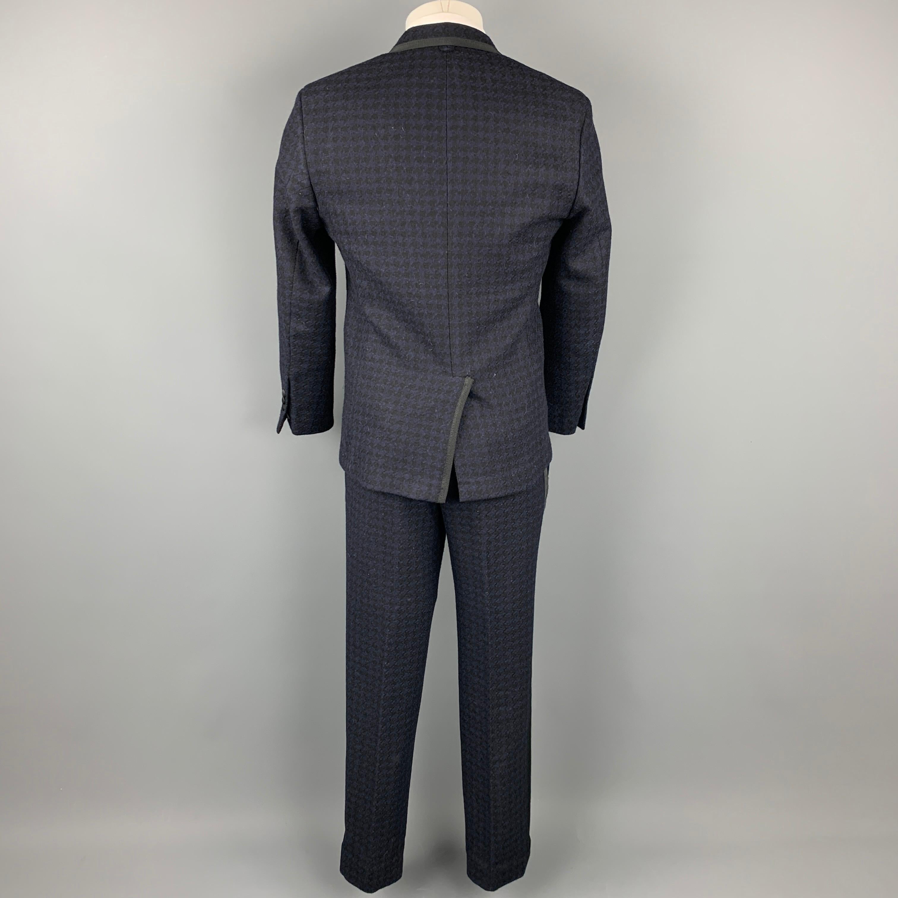 BLACK FLEECE Size 38 Black & Navy Houndstooth Wool Tuxedo Suit In Good Condition In San Francisco, CA