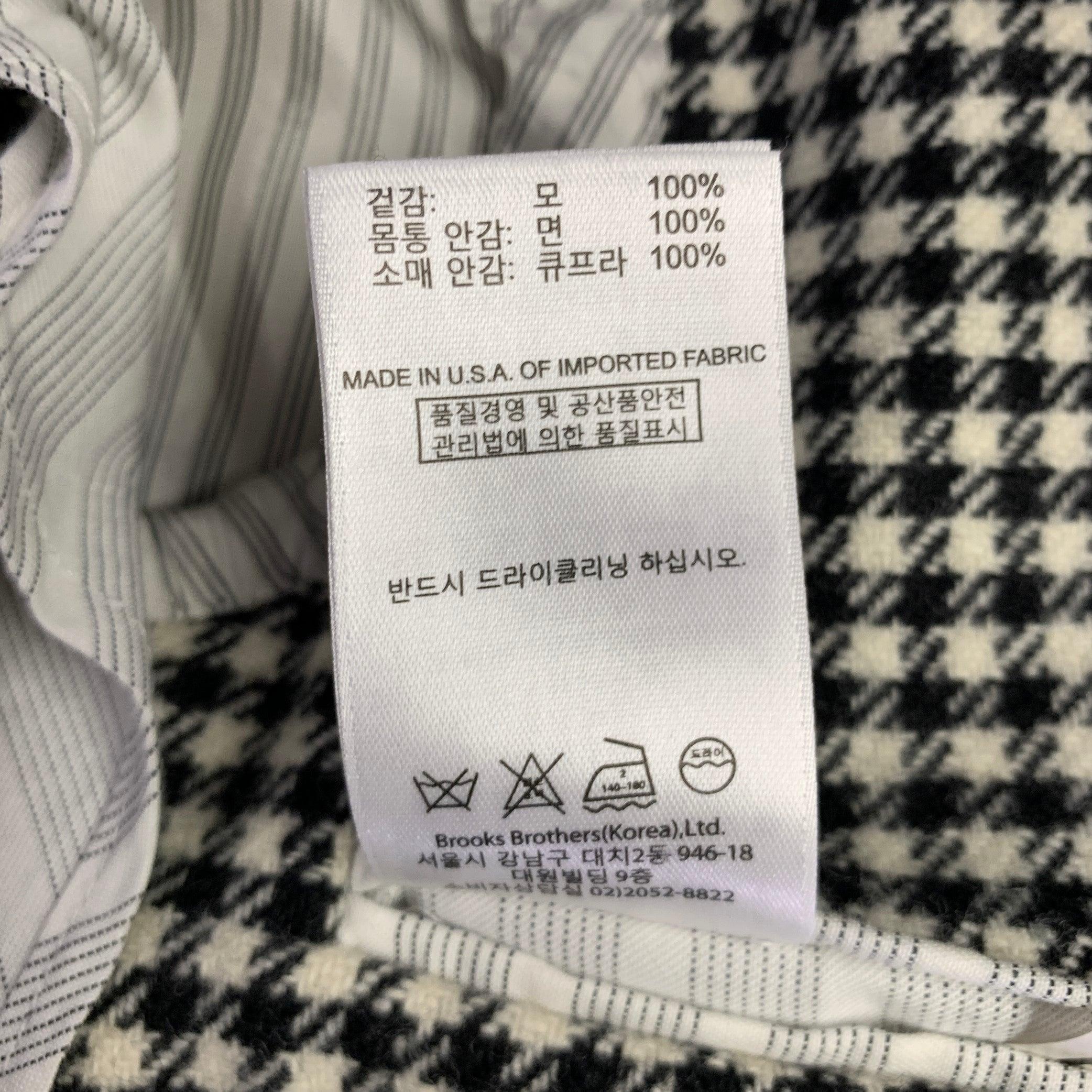 BLACK FLEECE Taglia 38 Abito in lana a scacchi bianchi e neri con risvolto a tacca in vendita 6