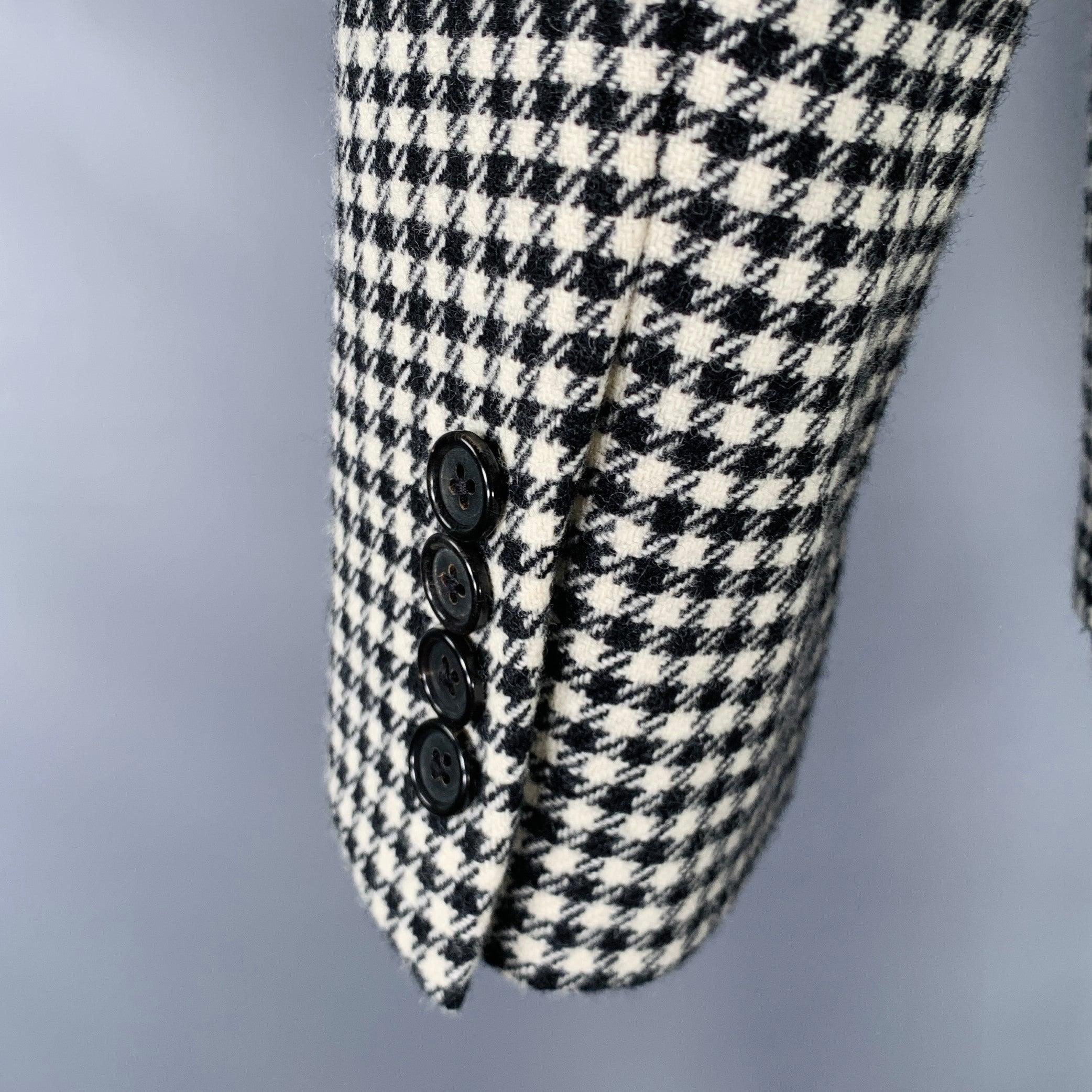 BLACK FLEECE Taglia 38 Abito in lana a scacchi bianchi e neri con risvolto a tacca in vendita 1