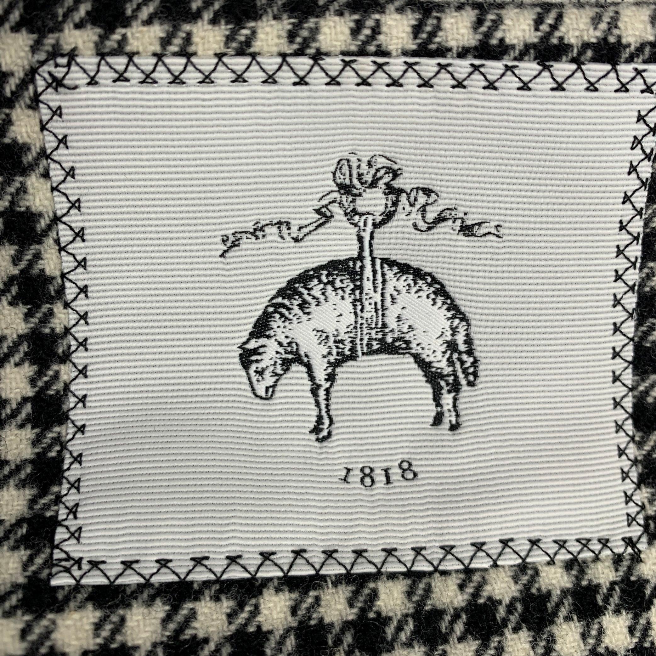 BLACK FLEECE Taglia 38 Abito in lana a scacchi bianchi e neri con risvolto a tacca in vendita 4