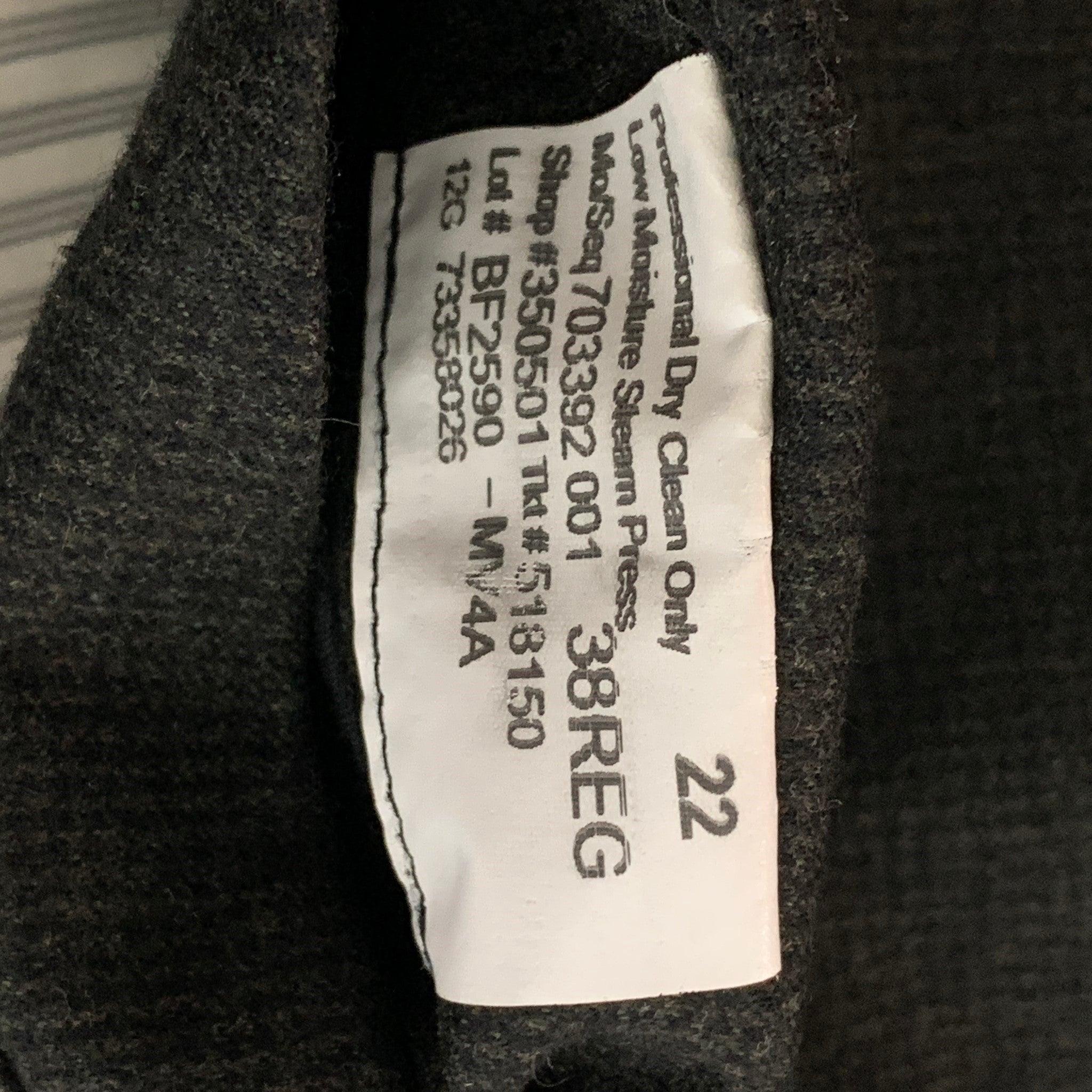 Black Fleece Taille 38 Gris Charcoal Grid Wool Notch Lapel 31 31 Suit en vente 7