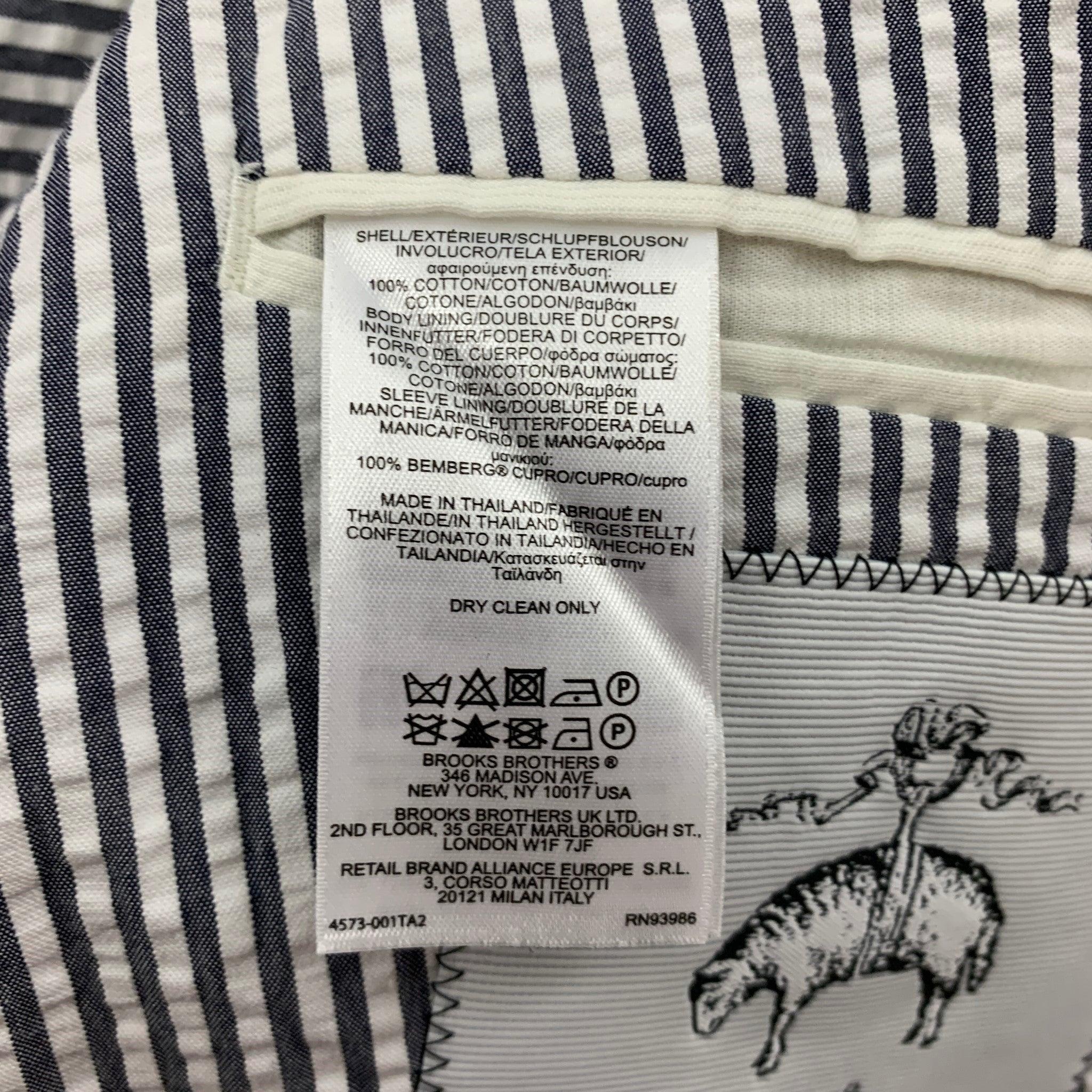 Black Fleece Taille 38 Blanc Gris Seersucker Cotton Notch Lapel Sport Coat en vente 1