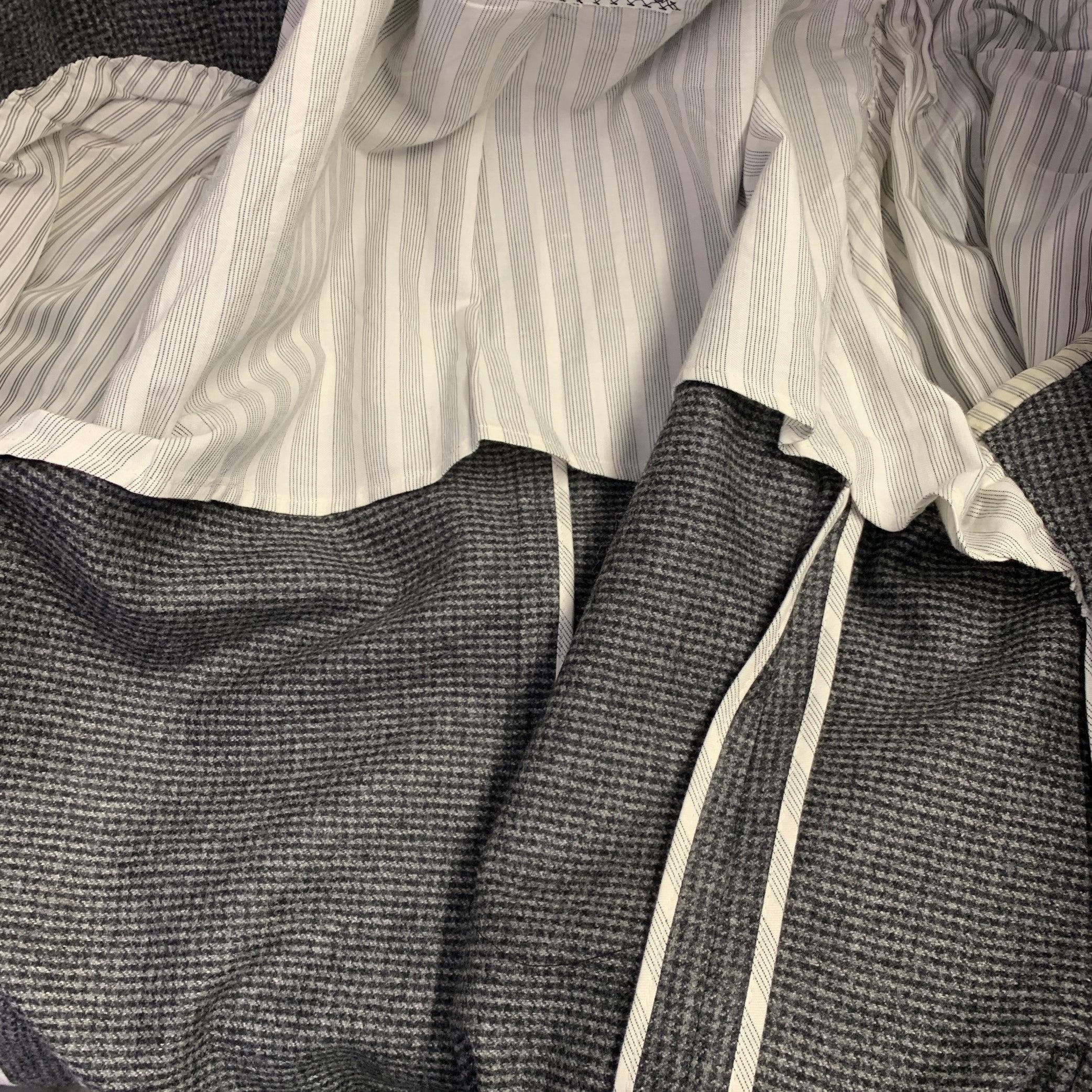 BLACK FLEECE Size 40 Grey Charcoal Grid Wool Notch Lapel Sport Coat For Sale 3