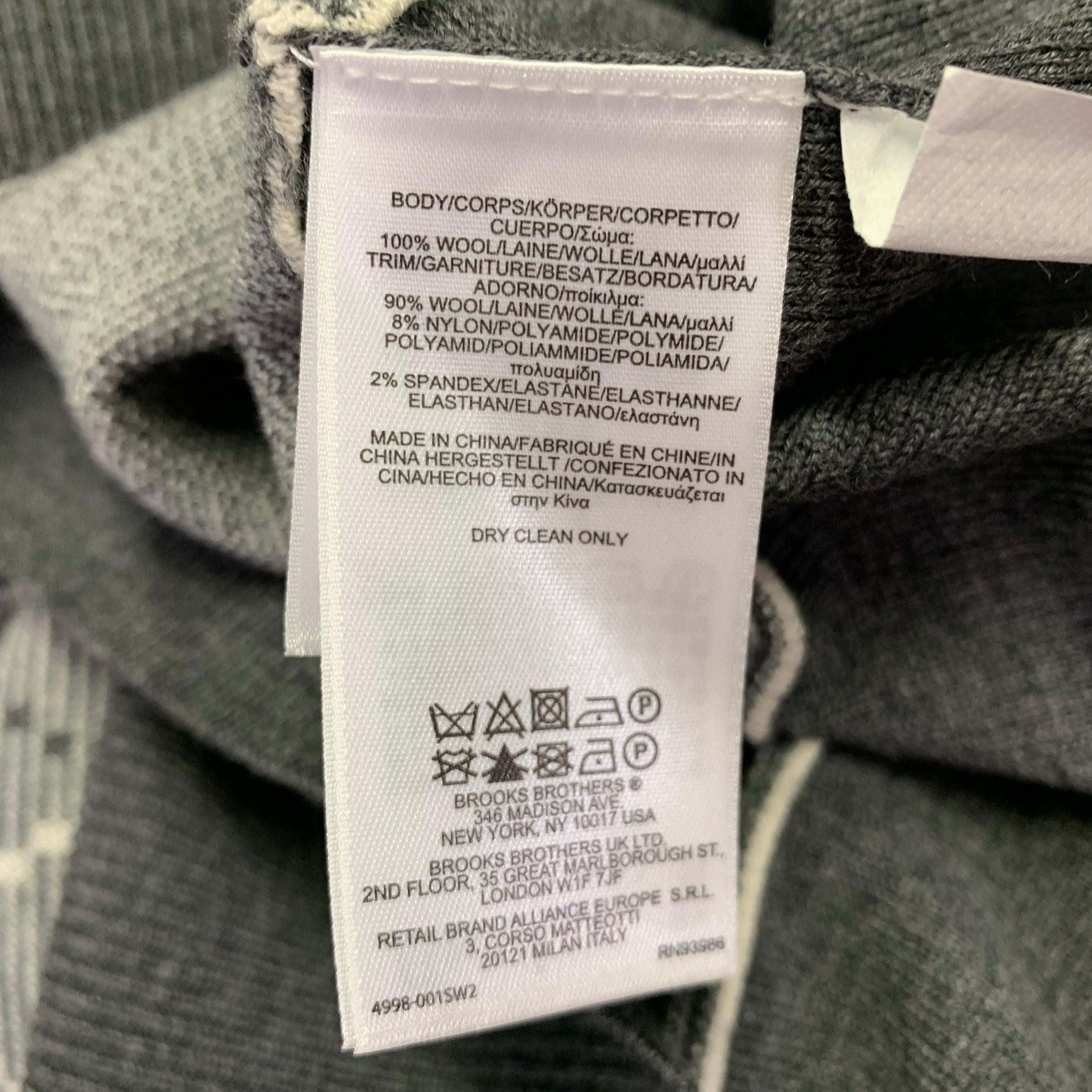 BLACK FLEECE Size XXL Grey White Diamond Wool Blend V-Neck Pullover For Sale 1