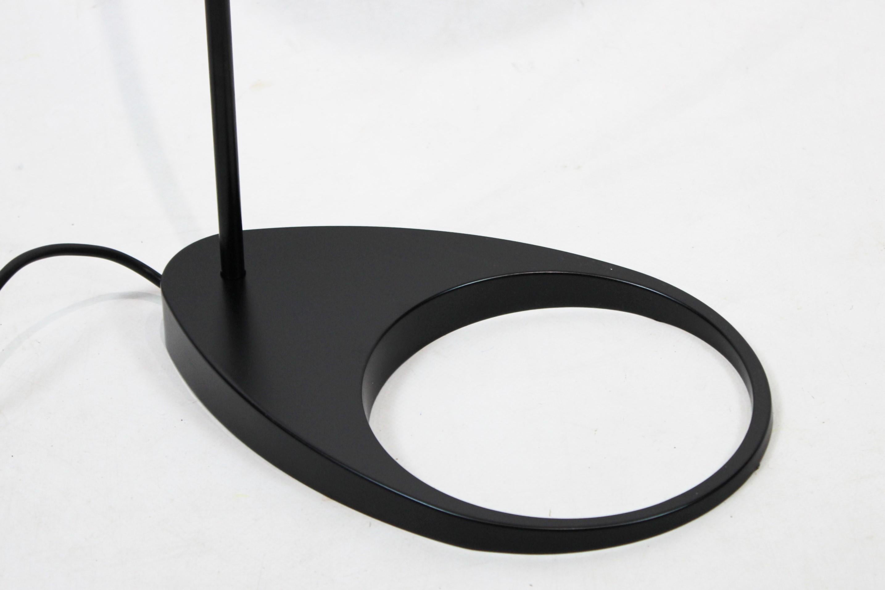 Black Floor Lamp by Arne Jacobsen and Louis Poulsen In Good Condition For Sale In Lejre, DK