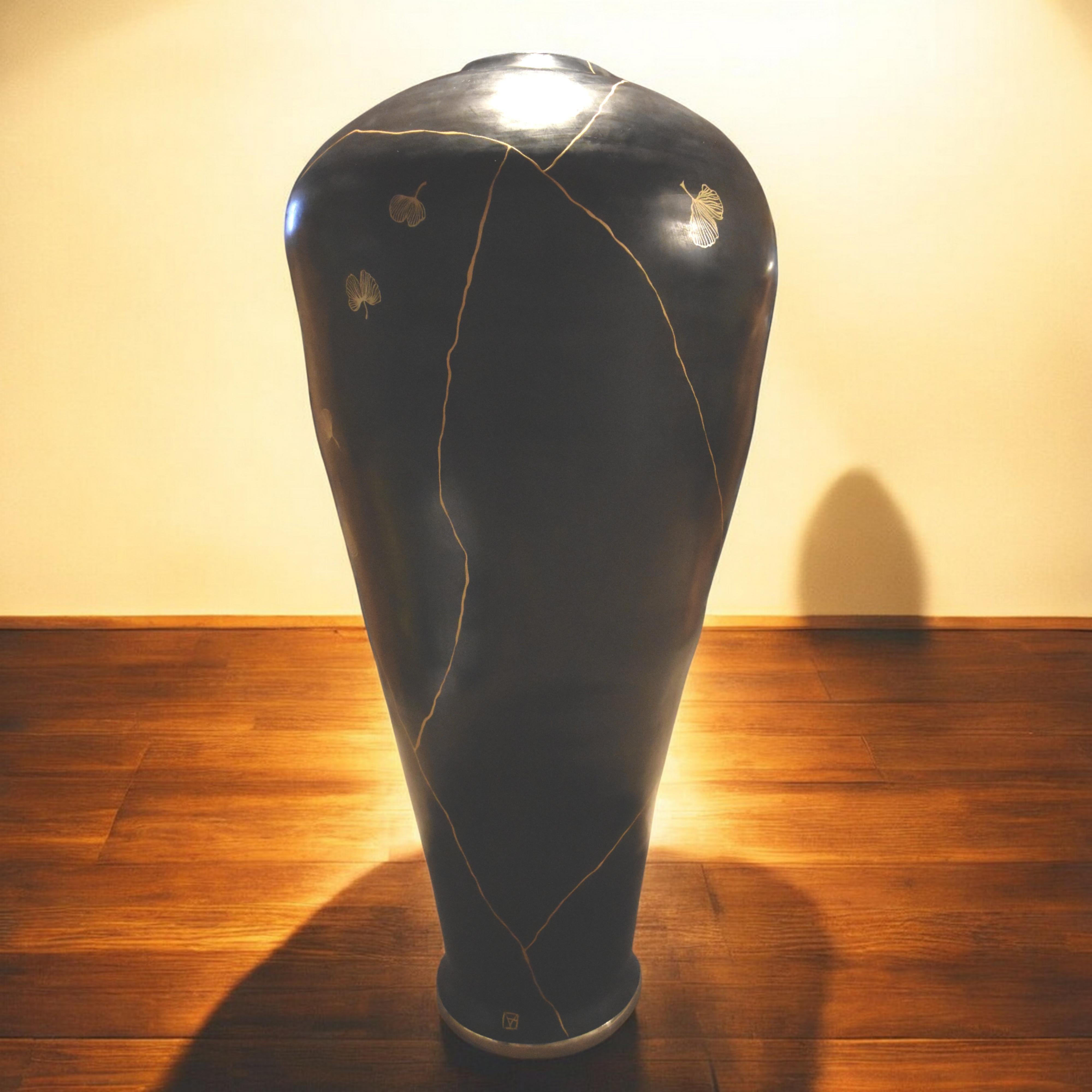 vaso da terra nero con kintsugi e gingko In condizioni Nuovo in vendita a MEAUX, FR