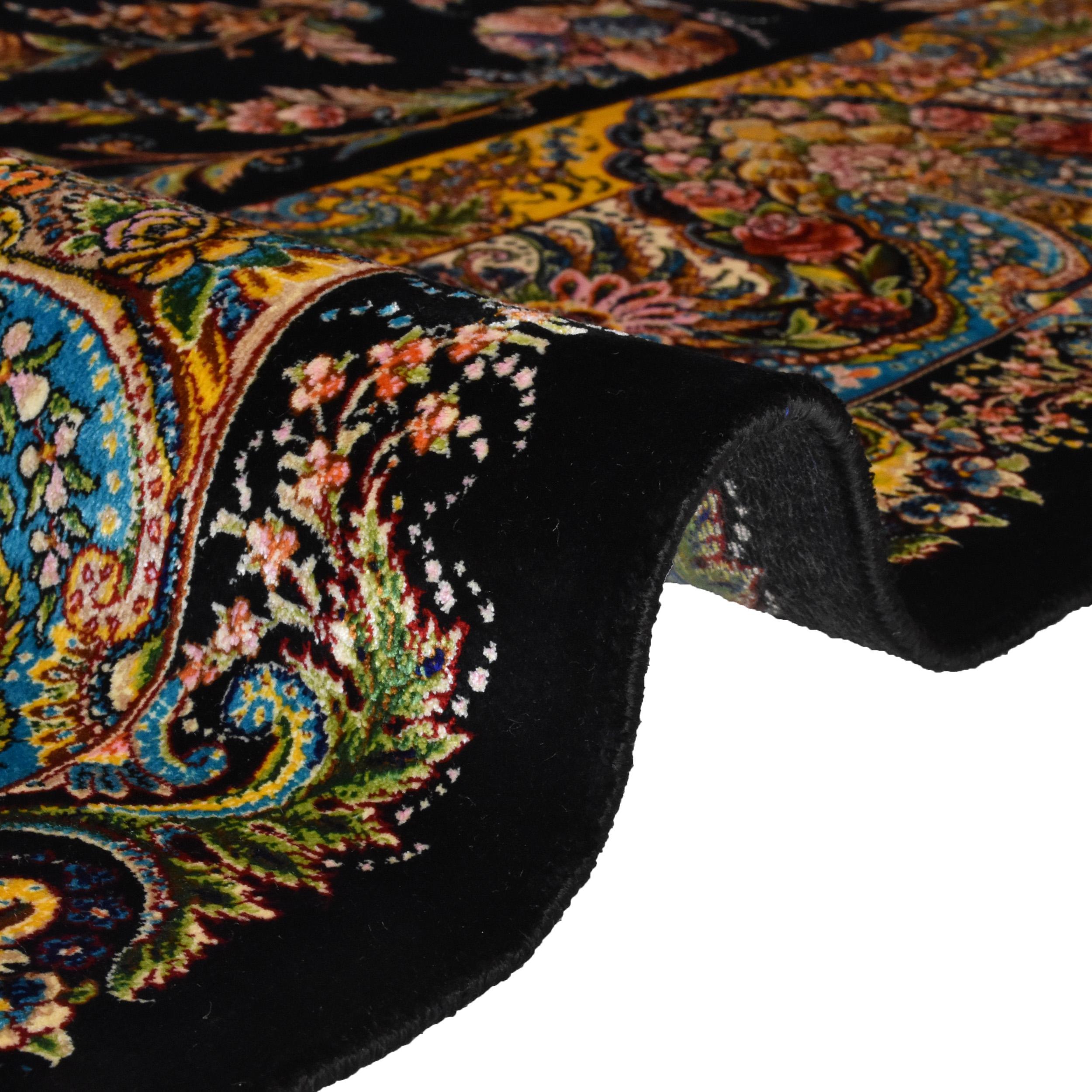 Tapis en soie naturelle de style Kashan à fleurs noires, 5x7.5 - en stock Neuf - En vente à Pudsey, GB