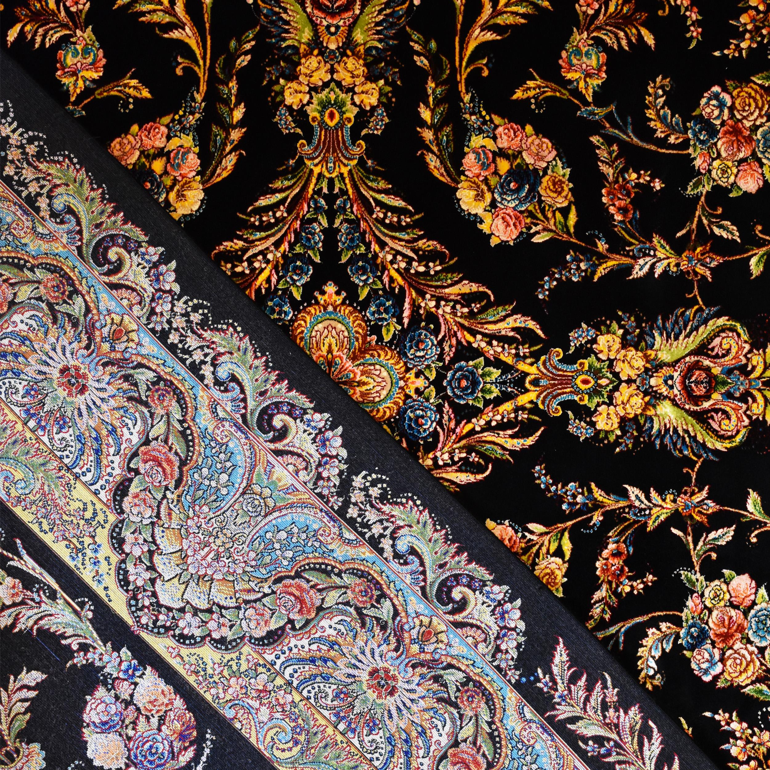 Soie Tapis en soie naturelle de style Kashan à fleurs noires, 5x7.5 - en stock en vente