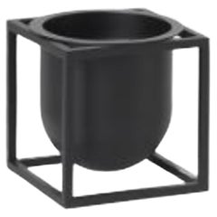 Vase Kubus 14 en forme de pot de fleurs noir par Lassen