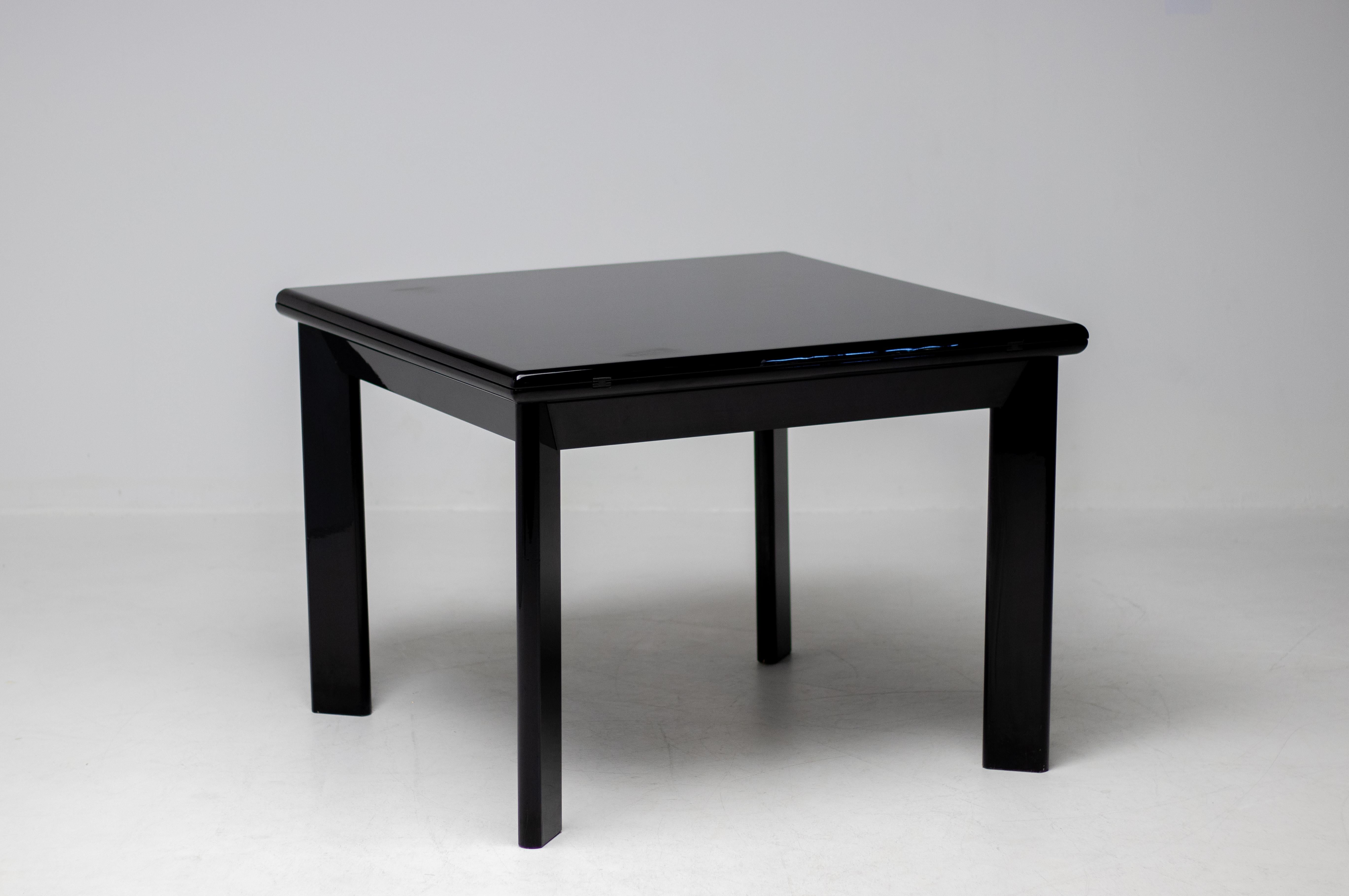 Schwarzer klappbarer Tisch von Kazuhide Takahama (Ende des 20. Jahrhunderts) im Angebot