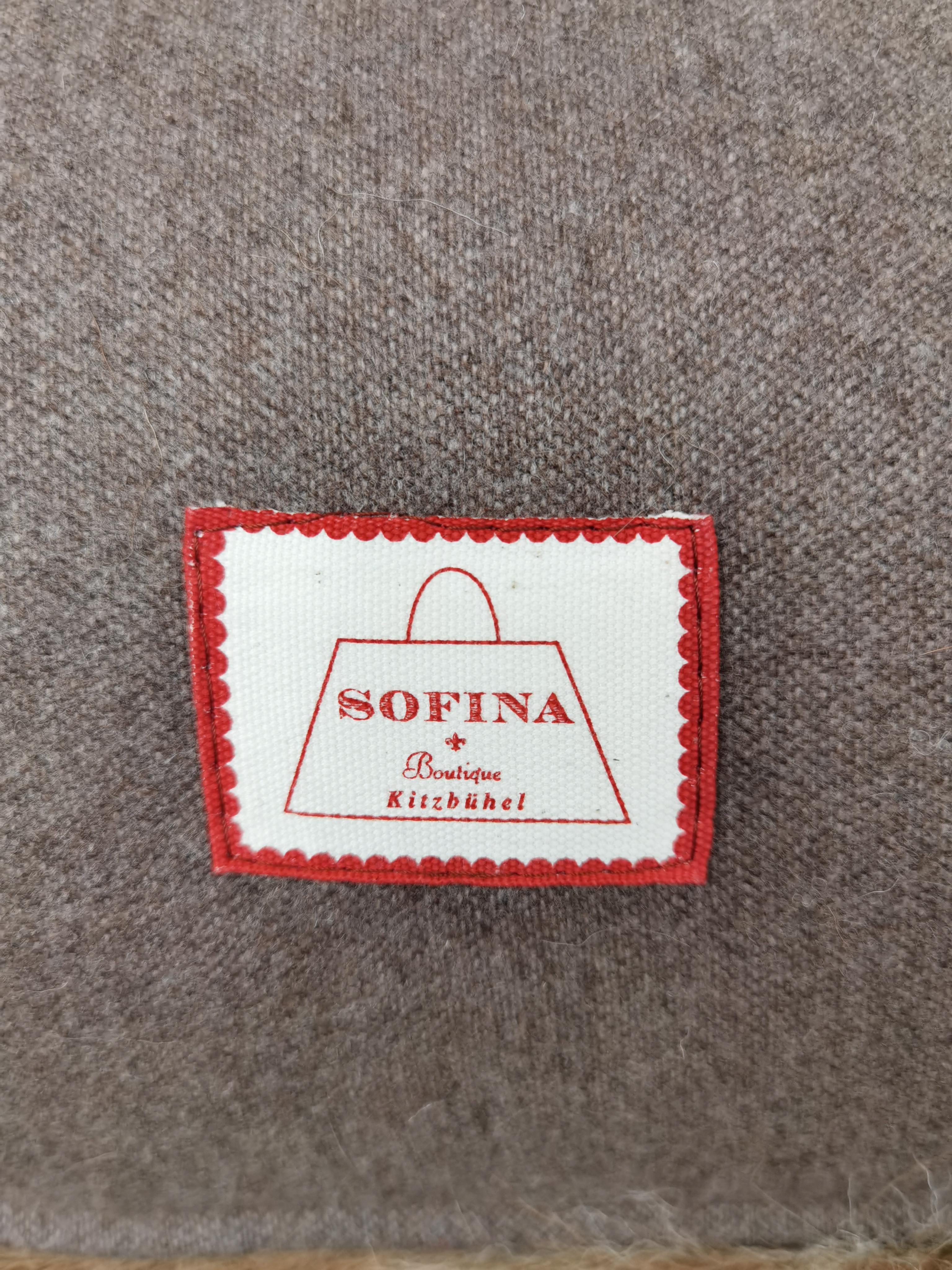 Forêt-Noire Forêt Noire Autrichienne Coussin en fourrure de cerf rouge Sofina Boutique Kitzbühel en vente