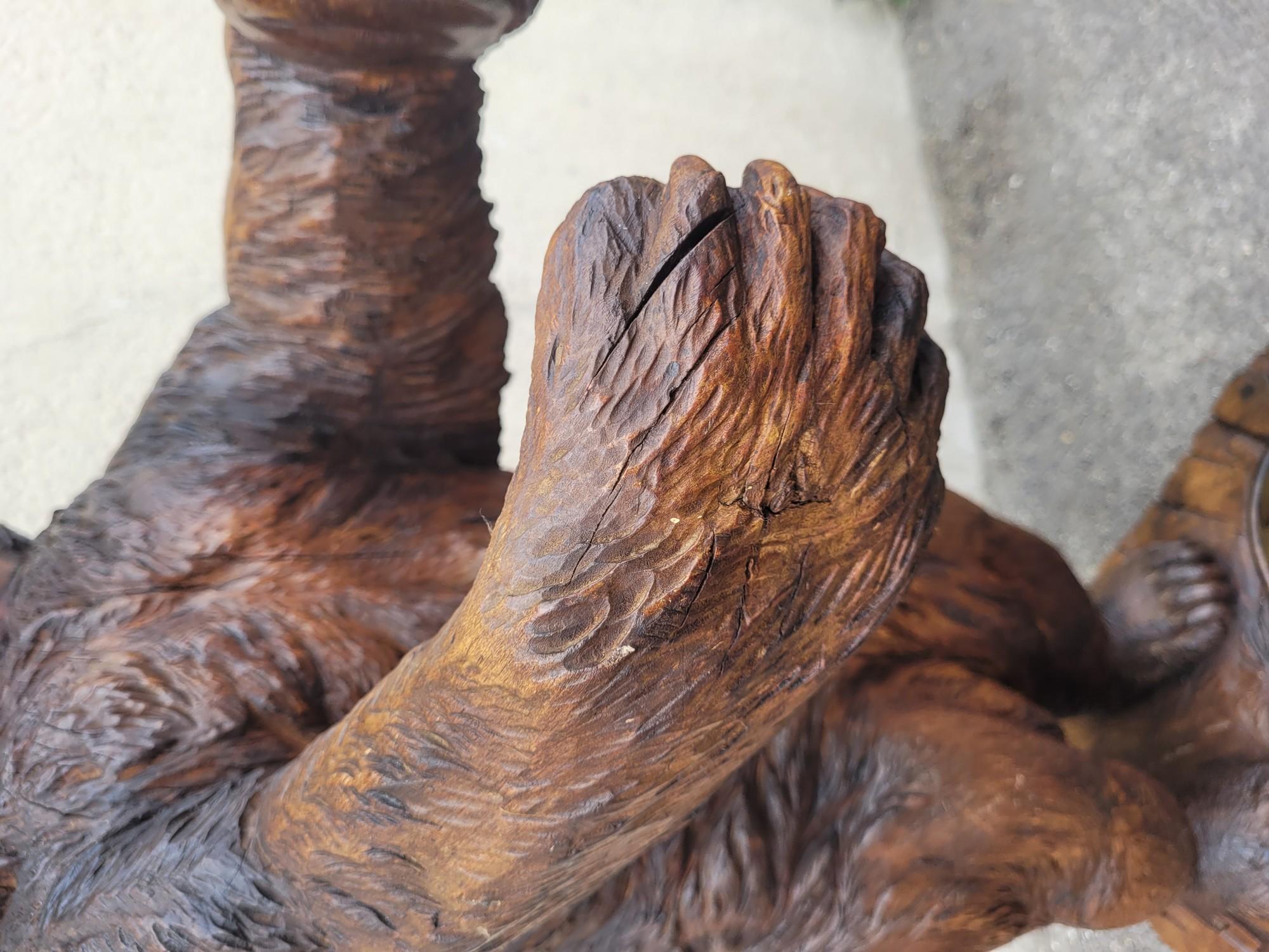 Sculpté Black Forest, porte-parapluies en forme d'ours, fin 19e début 20e siècle en vente