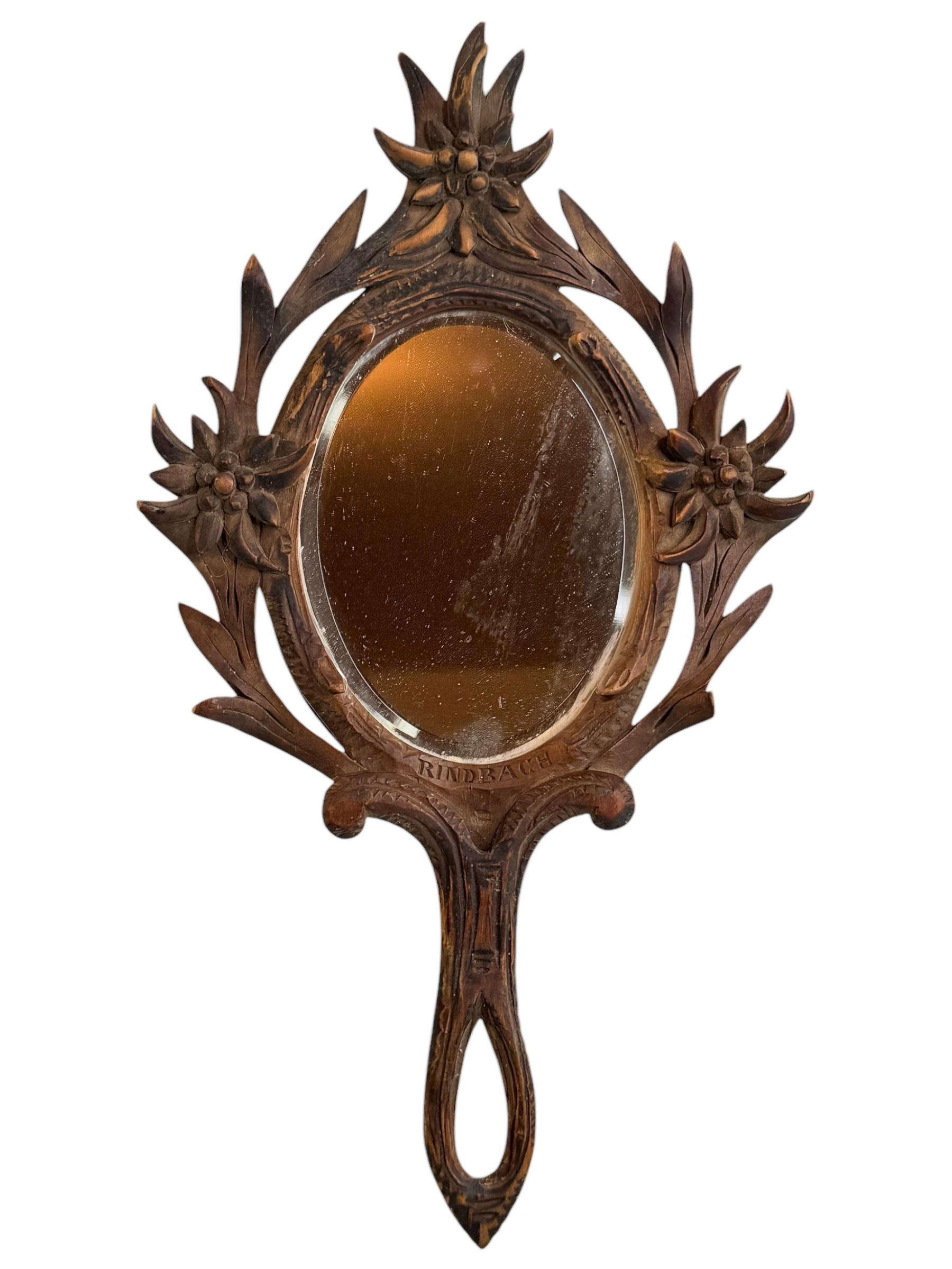 Black Forest Brienz Holz geschnitzt Handspiegel, Antique Austria 1910s (Hollywood Regency) im Angebot