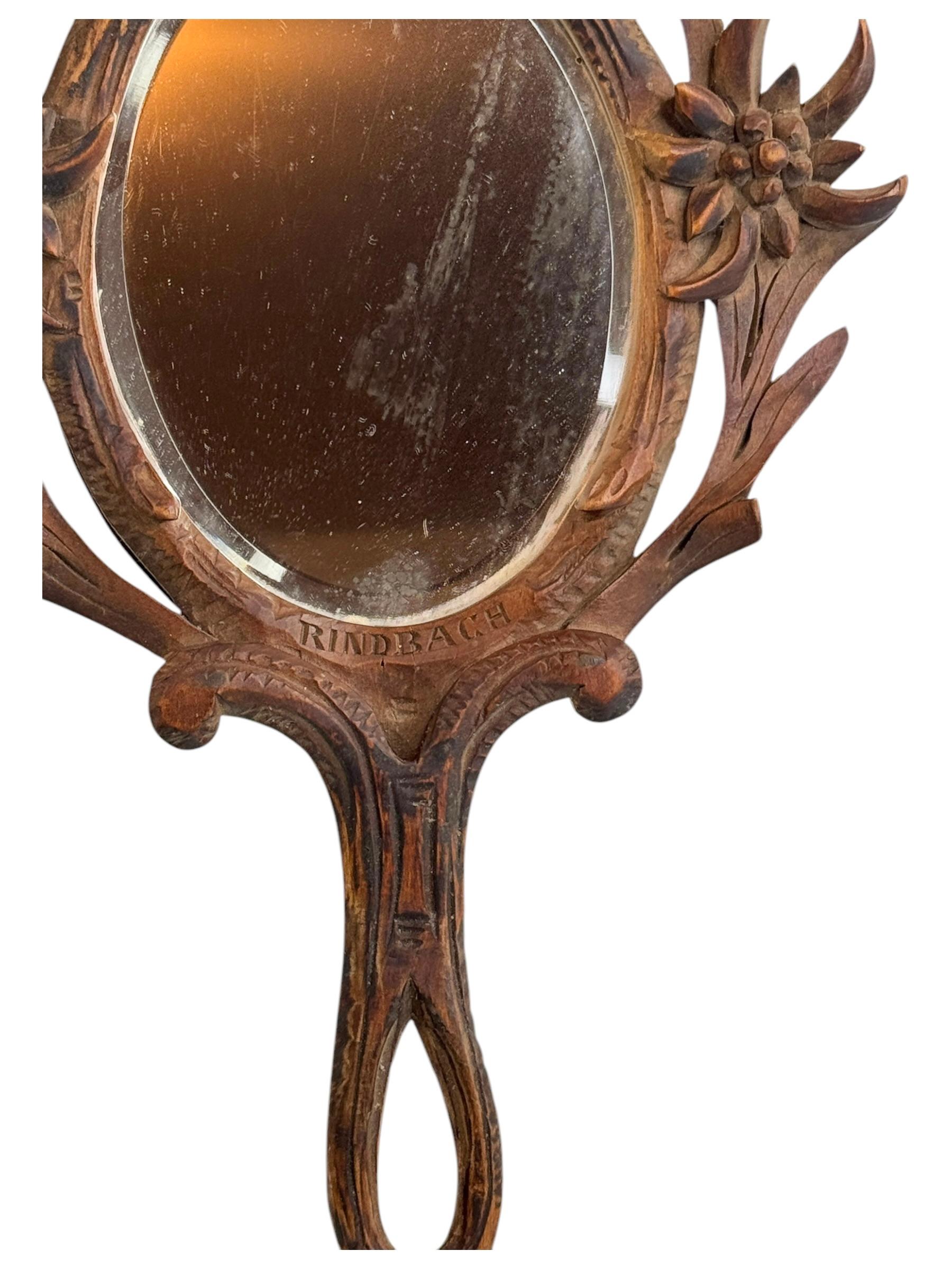 Black Forest Brienz Holz geschnitzt Handspiegel, Antique Austria 1910s im Zustand „Gut“ im Angebot in Nuernberg, DE