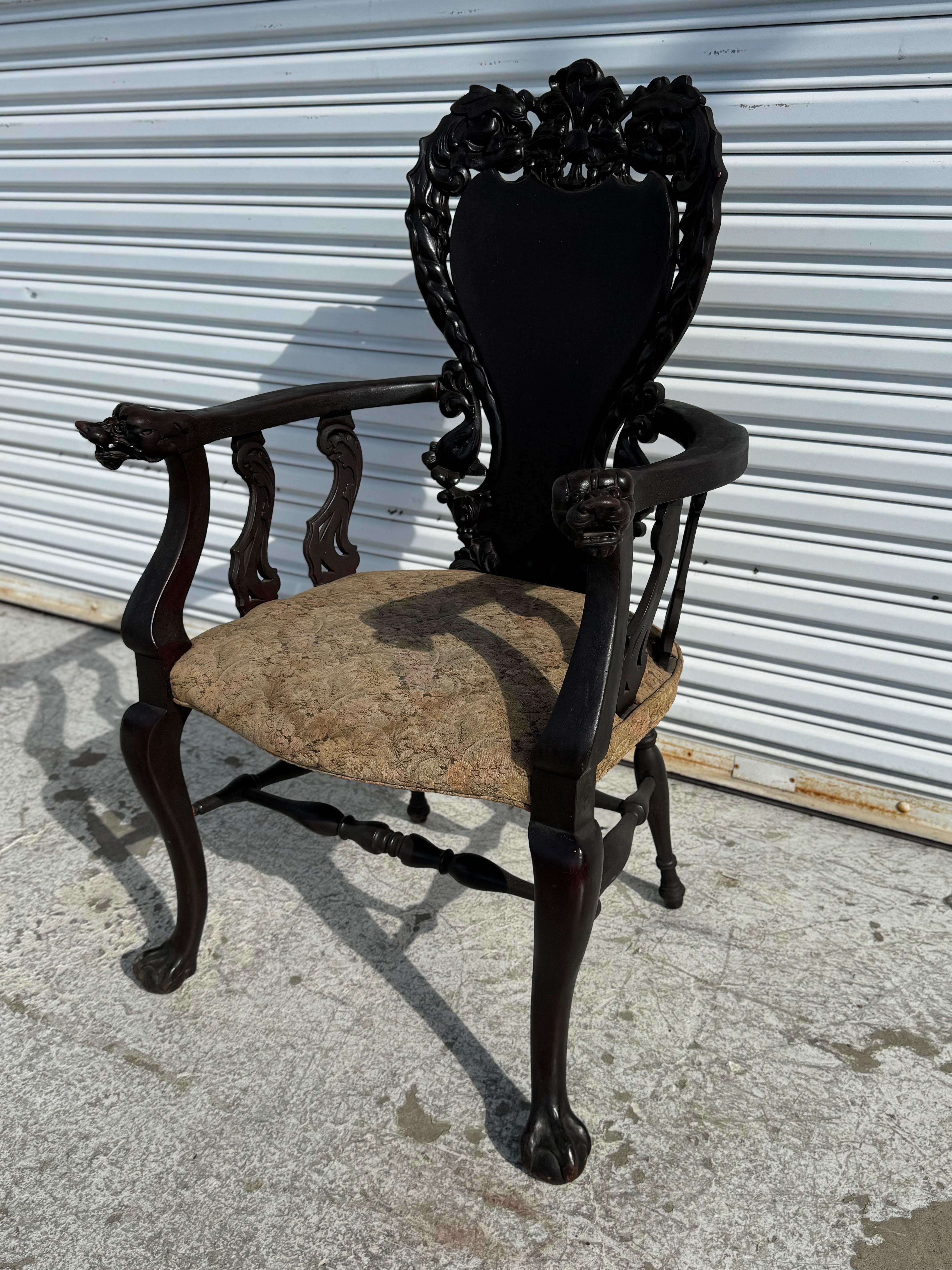 Black Forest Carved Armchair (Schwarzwald) im Angebot