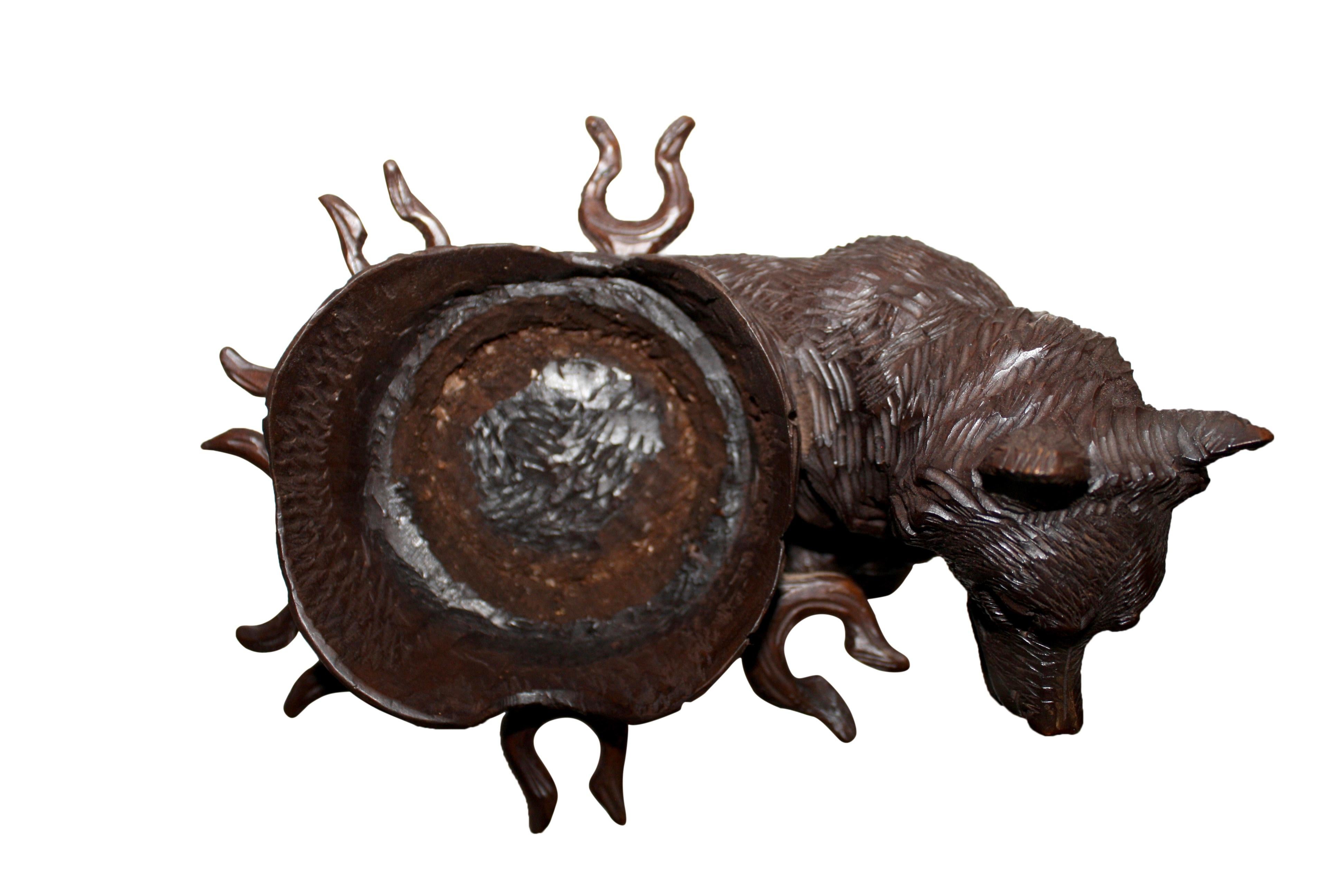 19th Century Black Forest Carved Bear Liquor Tantalus Stand and Wine Decanter Set, circa 1895