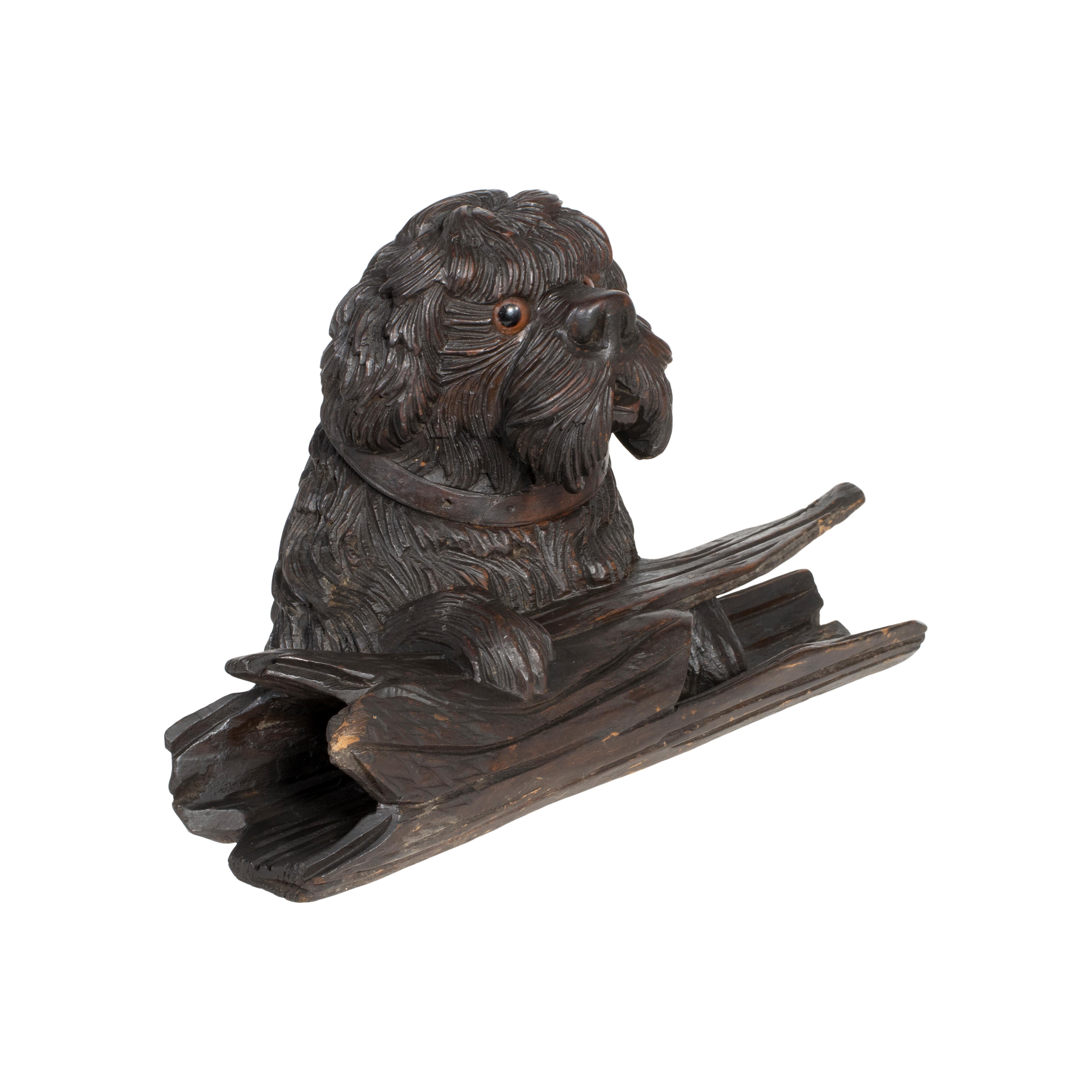 Black Forest Carved Dog Inkwell In Good Condition For Sale In Coeur d'Alene, ID