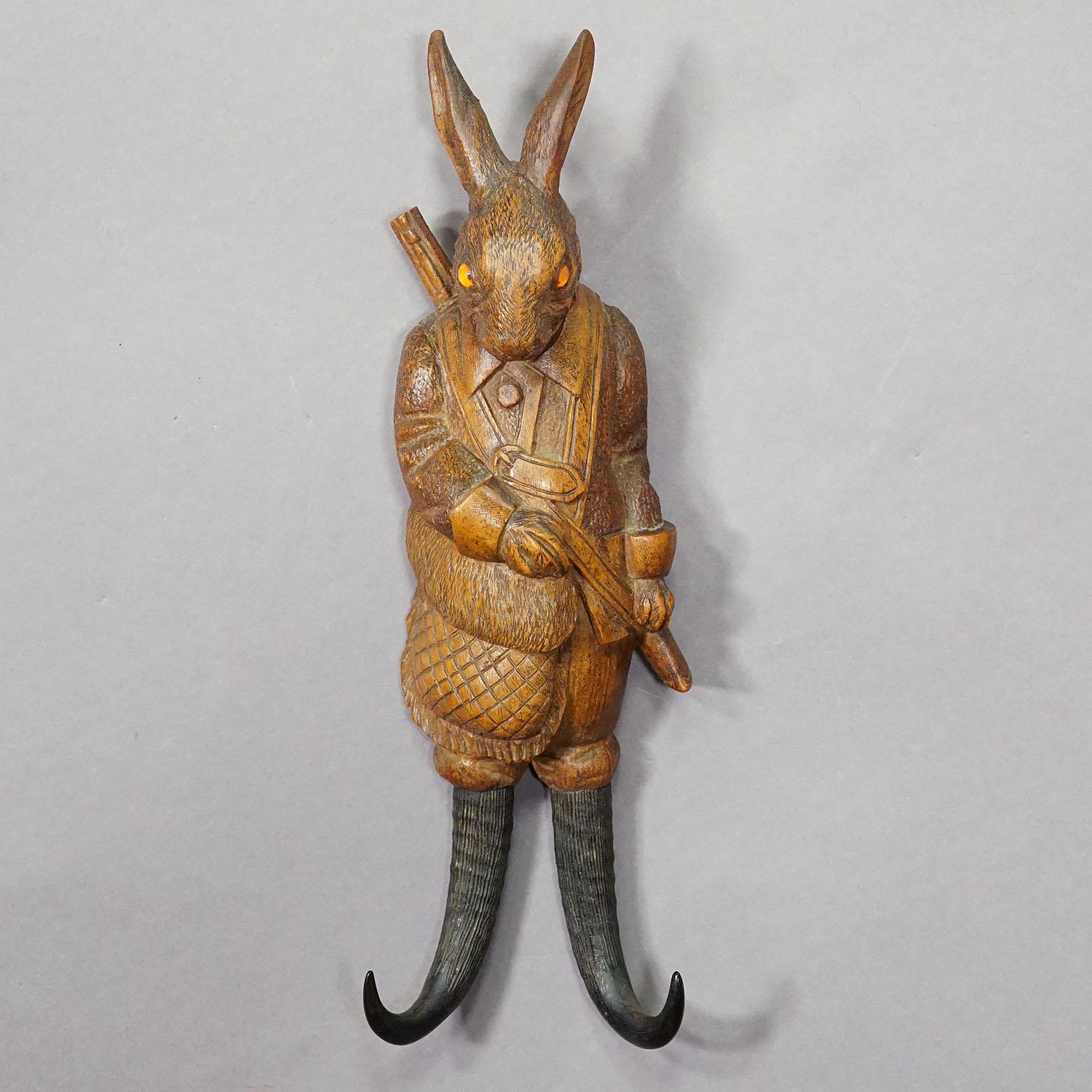 Black Forest Carved Hare Whip Holder or Wall Hook ca. 1900s In Good Condition In Berghuelen, DE