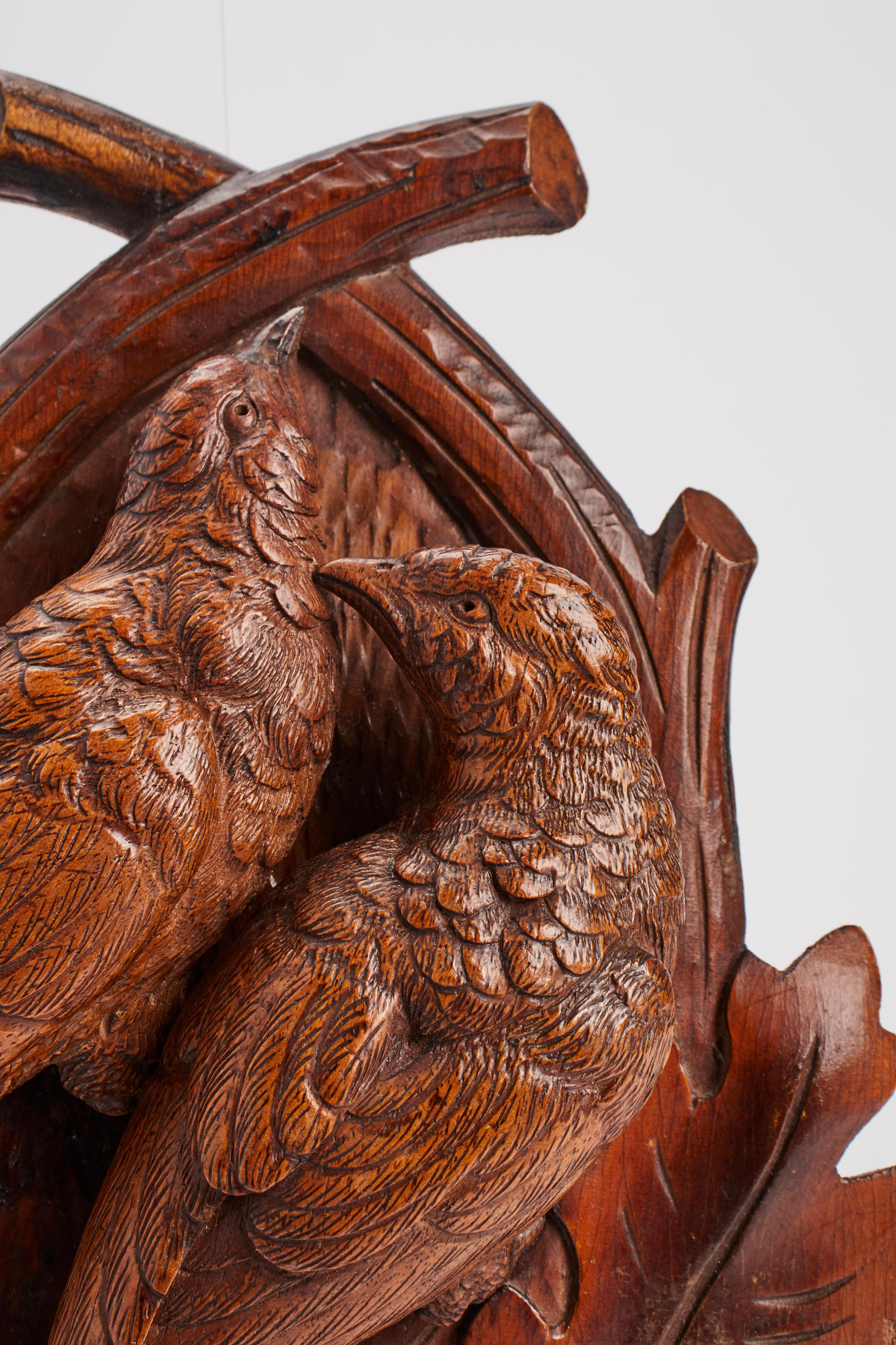 Escultura de madera de avellano tallada de la Selva Negra que representa a dos pájaros, Alemania 1890. Alemán en venta