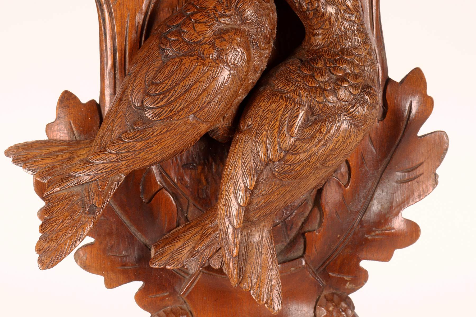 Escultura de madera de avellano tallada de la Selva Negra que representa a dos pájaros, Alemania 1890. en venta 1
