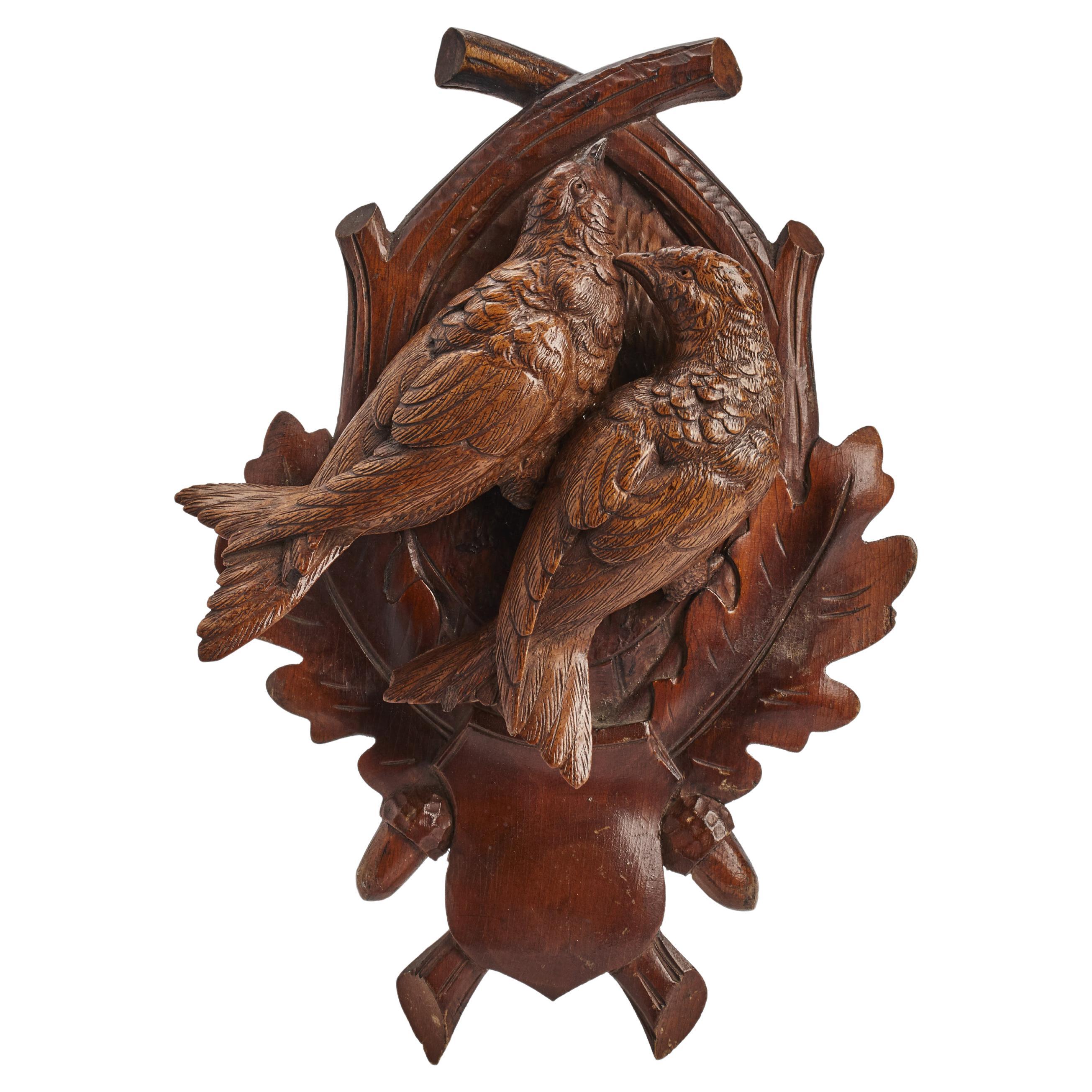 Escultura de madera de avellano tallada de la Selva Negra que representa a dos pájaros, Alemania 1890.