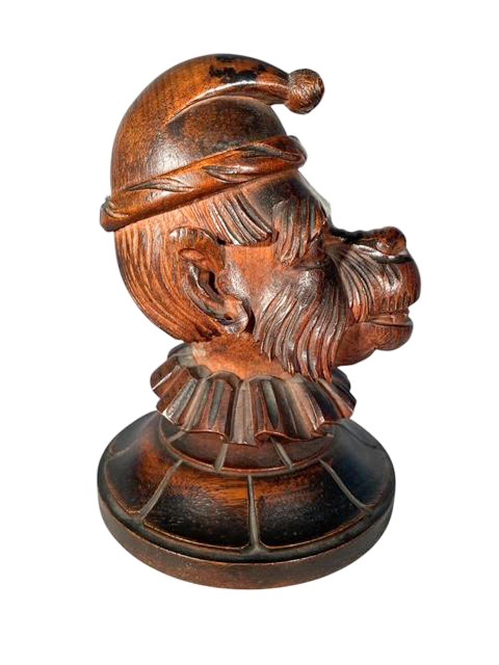 Black Forest Carved Humidor in the Form of a Monkey Head Wearing a Cap & Collar For Sale 3