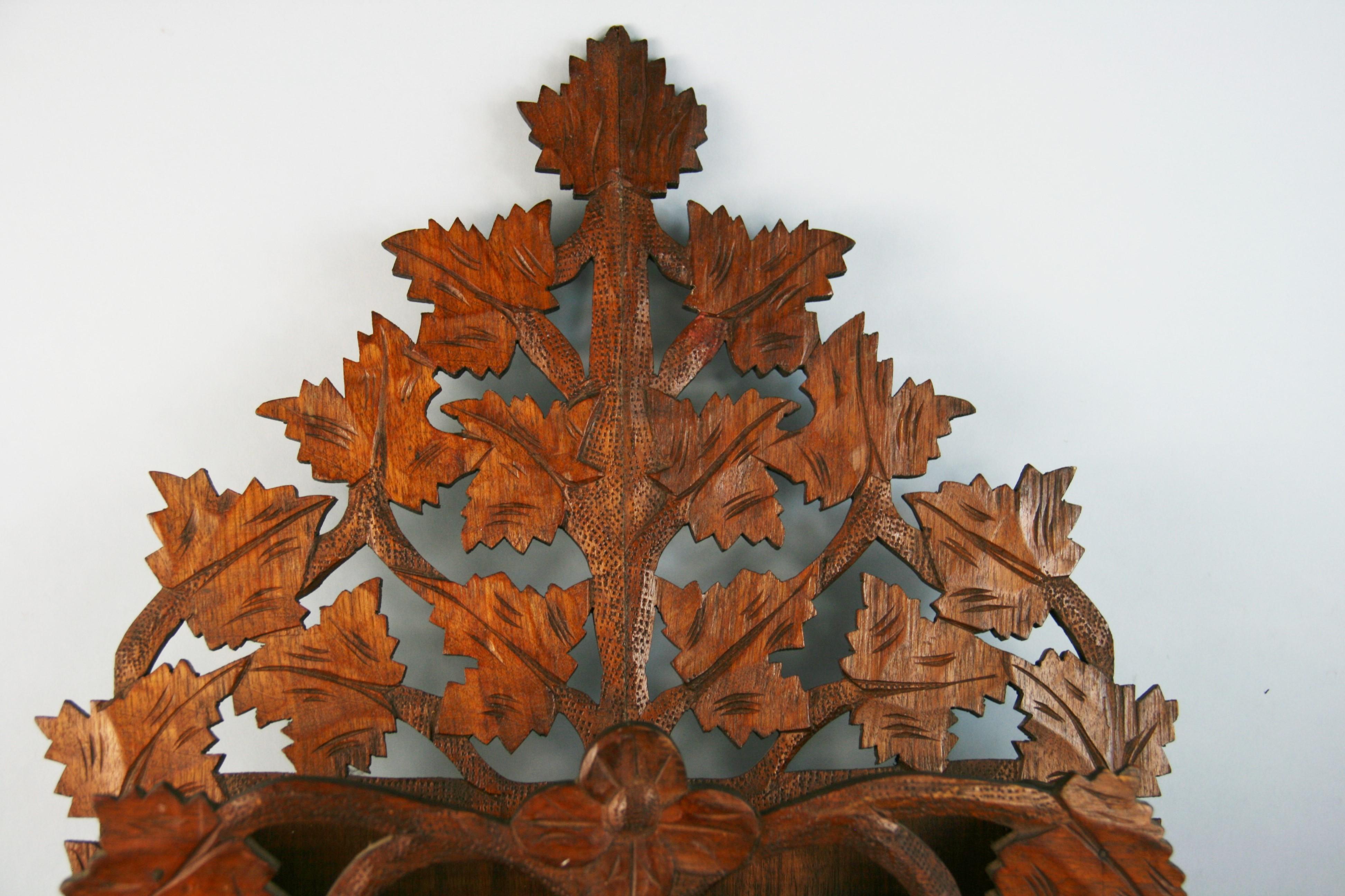 Black Forest Carved Leaf Magazine Wall Rack/Wall Decoration In Good Condition In Douglas Manor, NY