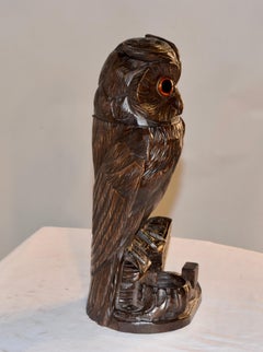 Humidificateur à hibou sculpté en Forêt-Noire:: vers 1900