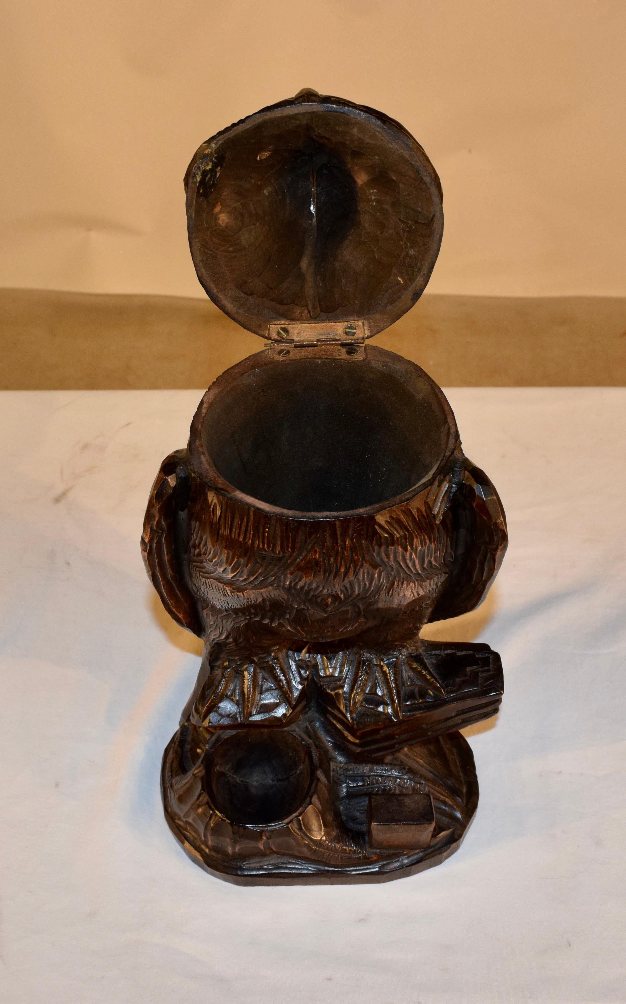 Early 20th Century Black Forest Carved Owl Humidor, circa 1900