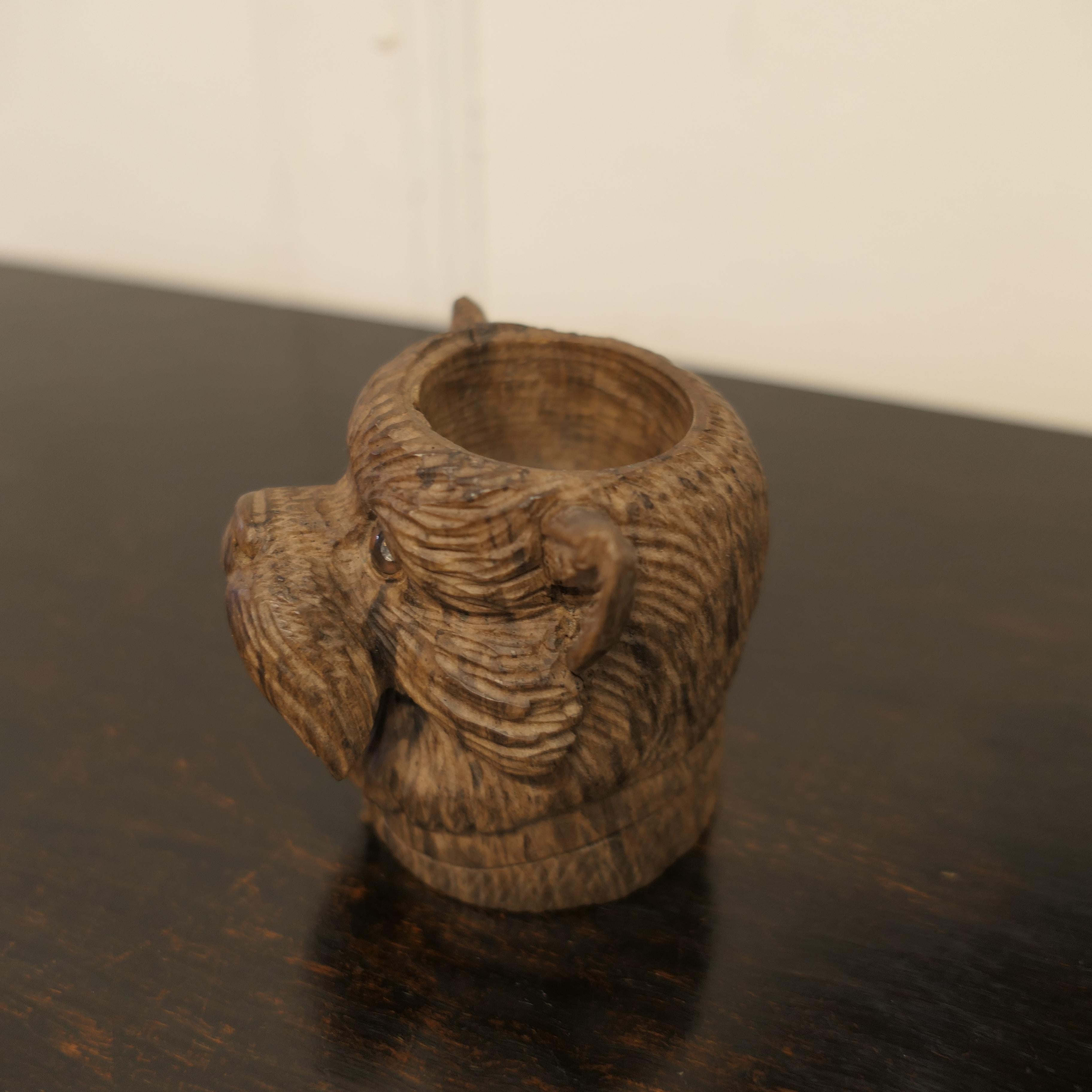 Début du 20ème siècle Chien écossais sculpté Black Forest en vente