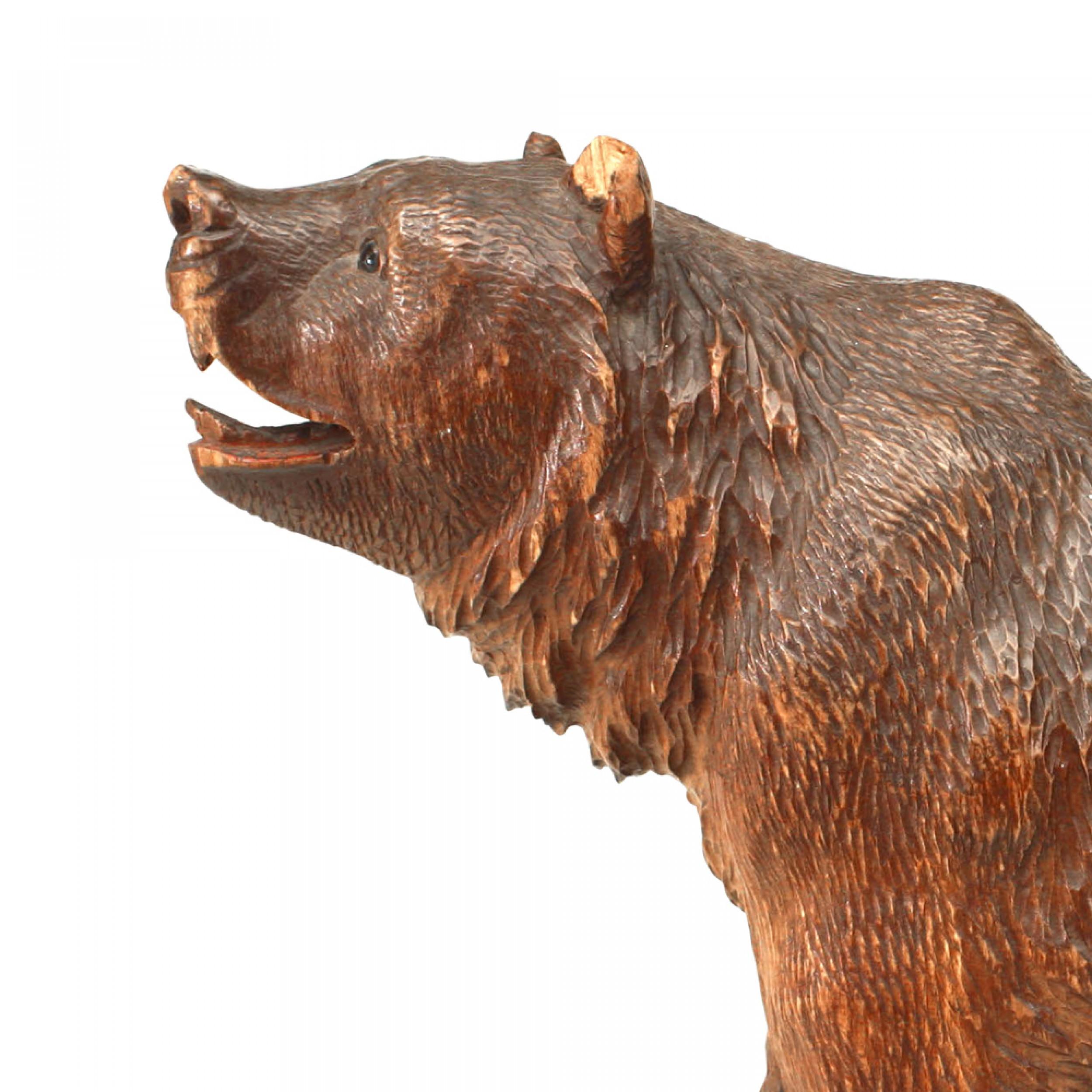 Oso de Nogal Tallado Black Forest Alemán en venta