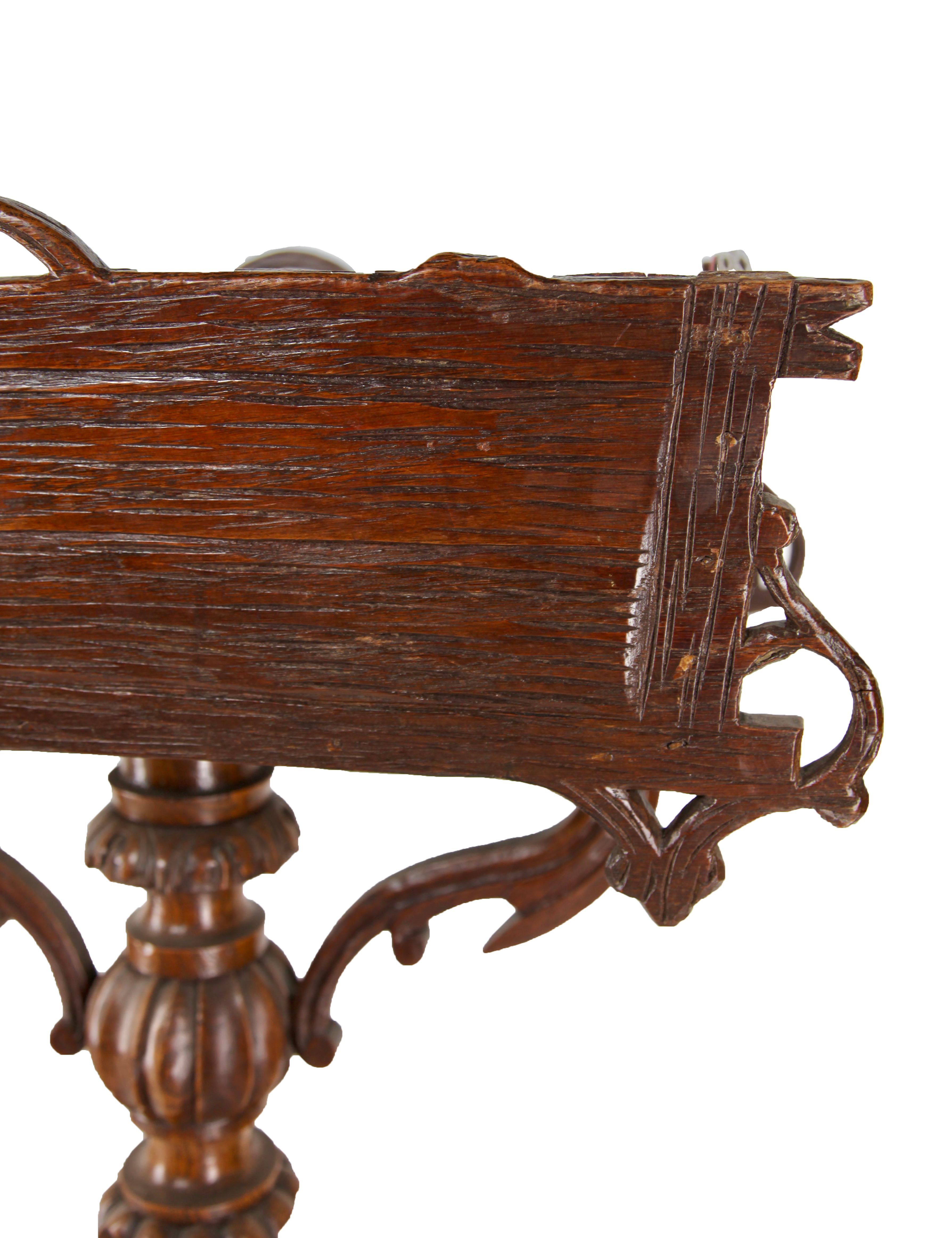 Black Forest Carved Wooden Planter Jardinière, Zwitzerland, circa 1890 In Good Condition In Verviers, BE