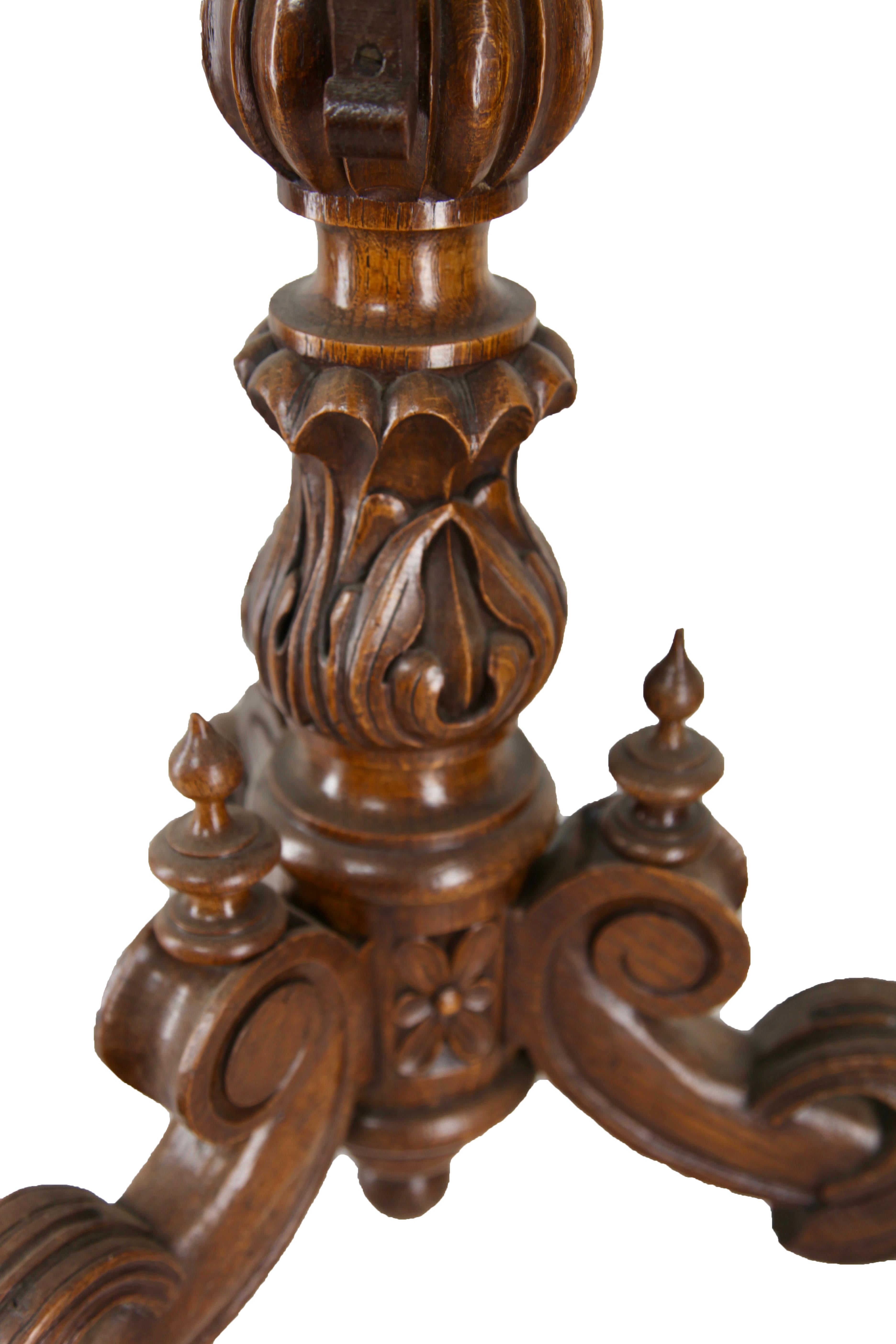 Black Forest Carved Wooden Planter Jardinière, Zwitzerland, circa 1890 1