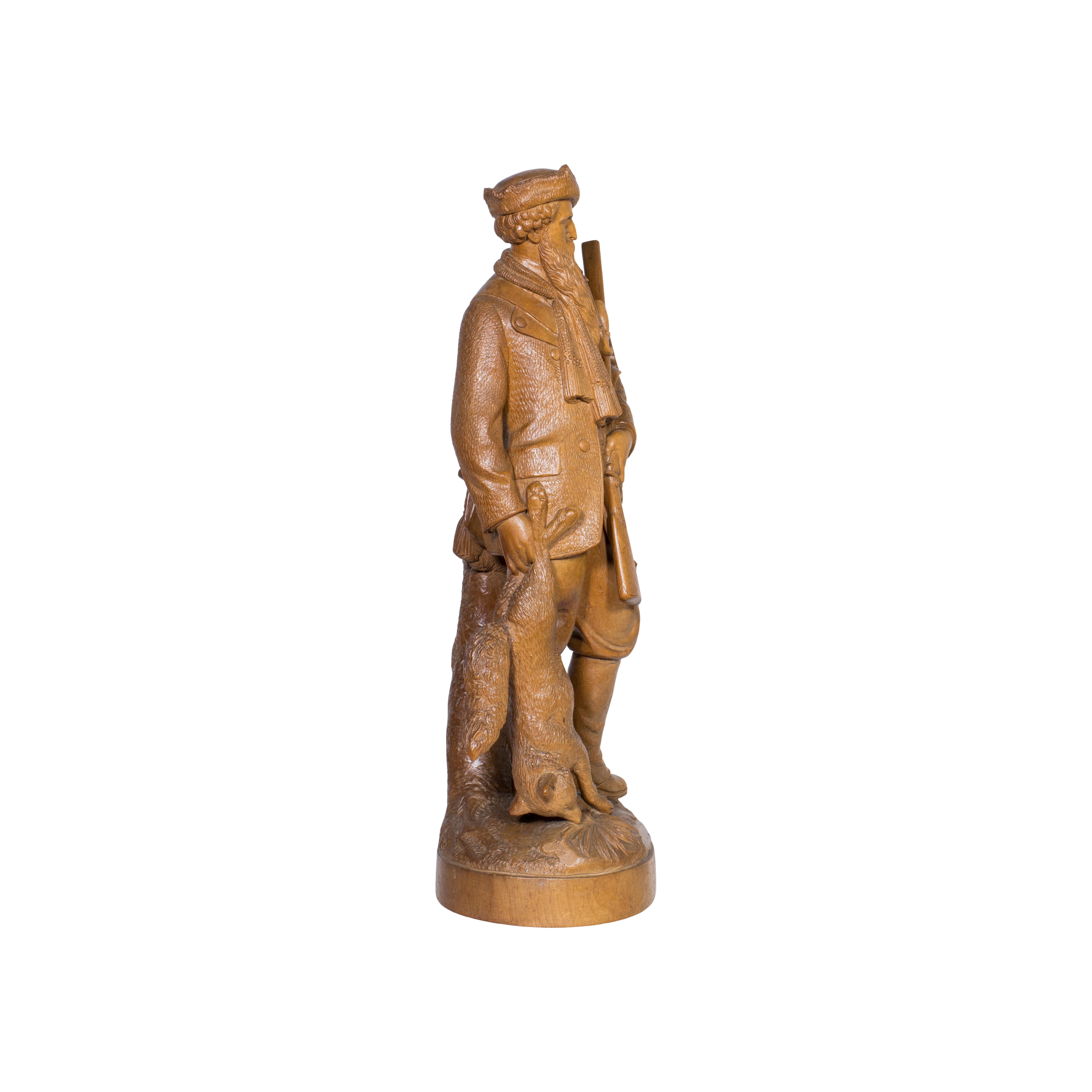 Sculpté Sculpture de la Forêt-Noire « Le chasseur » attribuée à Johann Huggler en vente