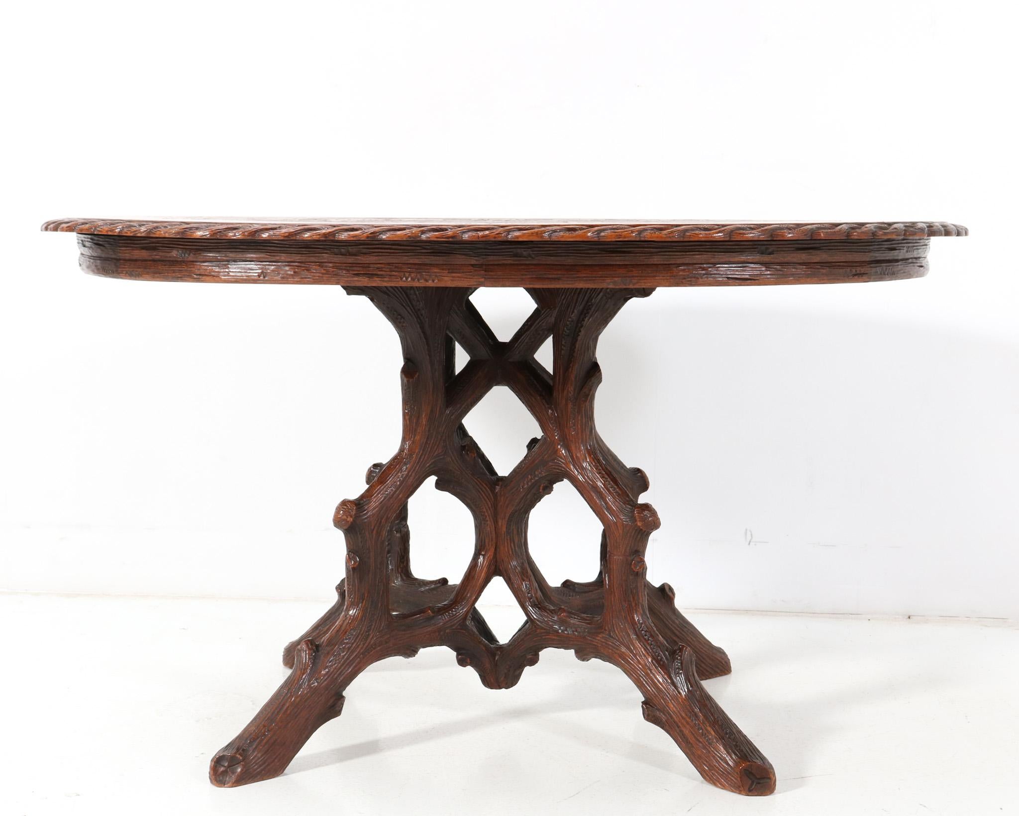 Black Forest Center Table by Matthijs Horrix for Horrix Den Haag, 1890s In Good Condition For Sale In Amsterdam, NL