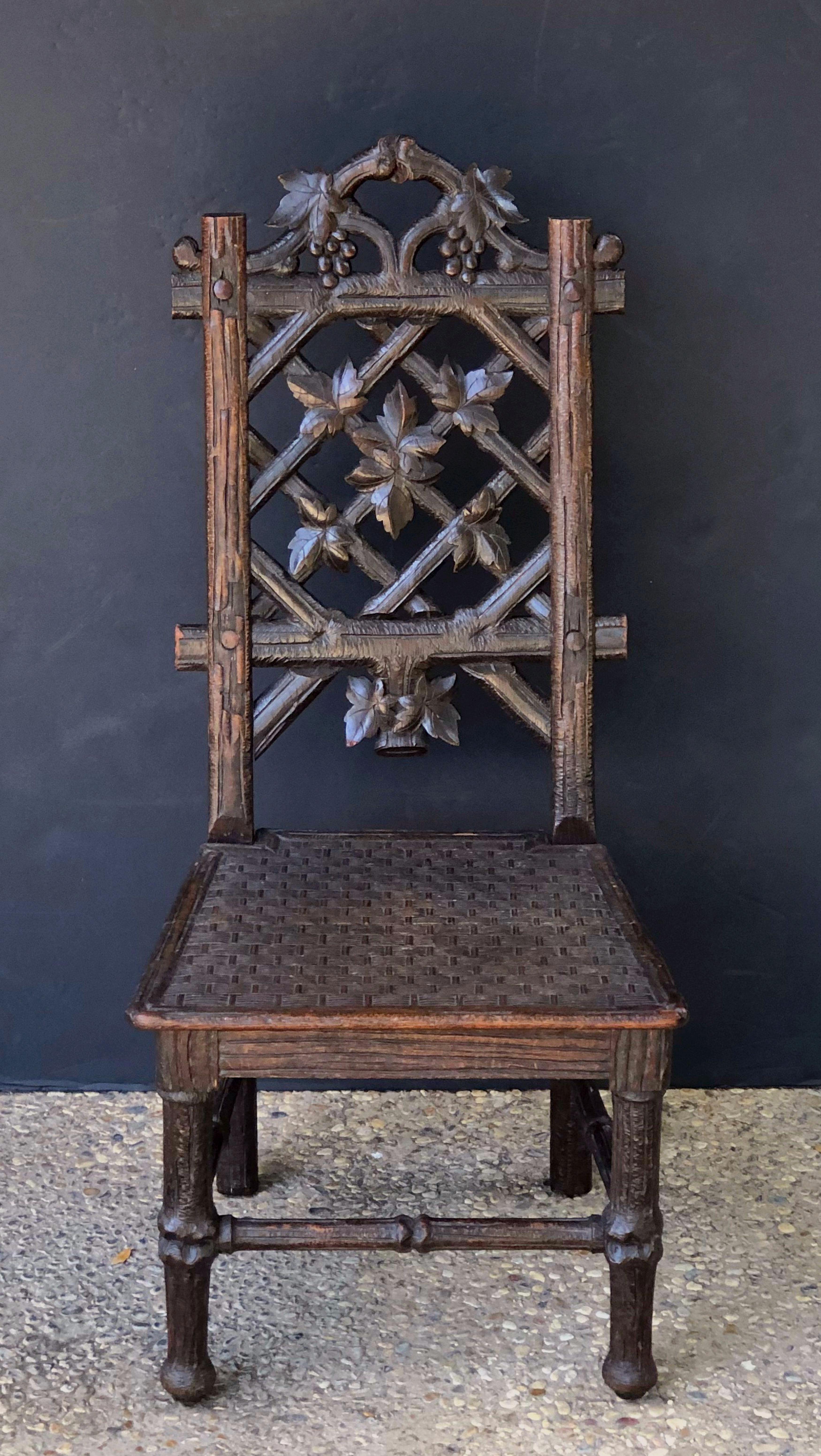 Black Forest Chair of Carved Oak from the 19th Century In Good Condition In Austin, TX