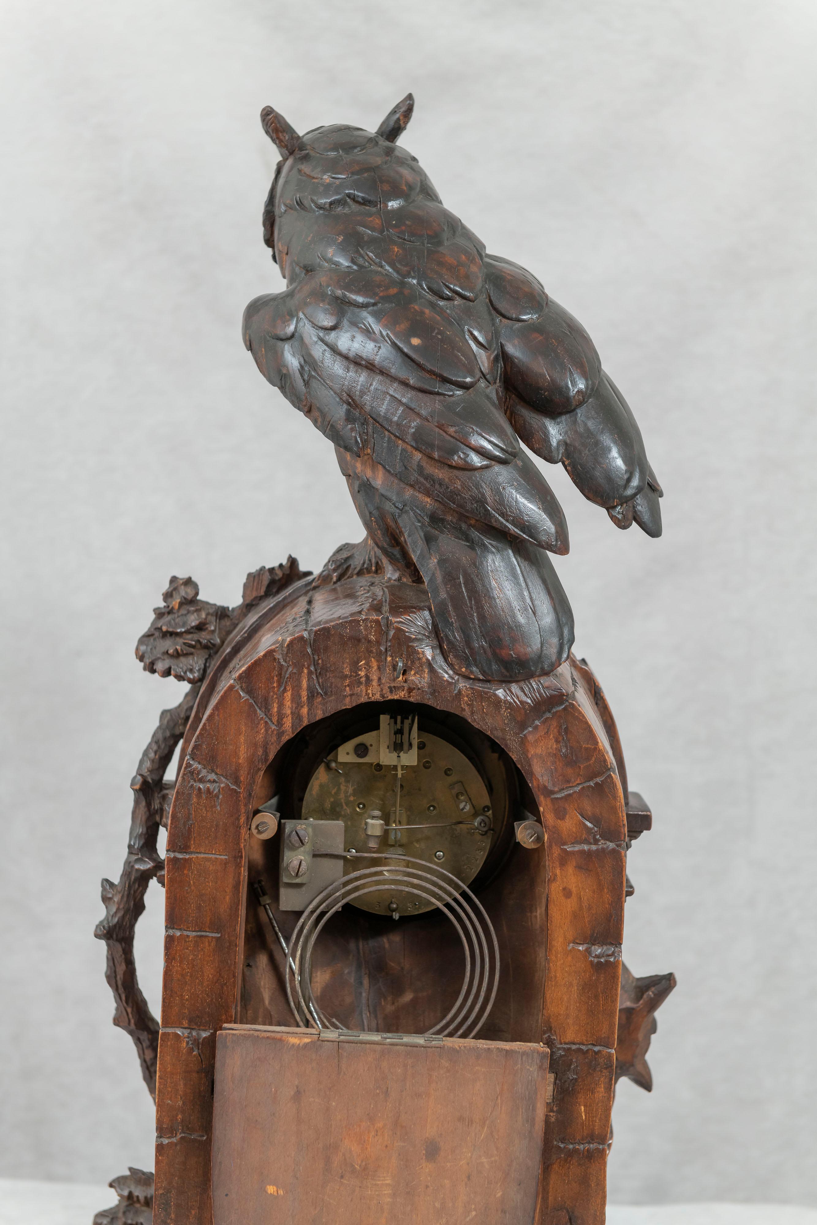 Black Forest Clock with Owl Family In Good Condition In Petaluma, CA