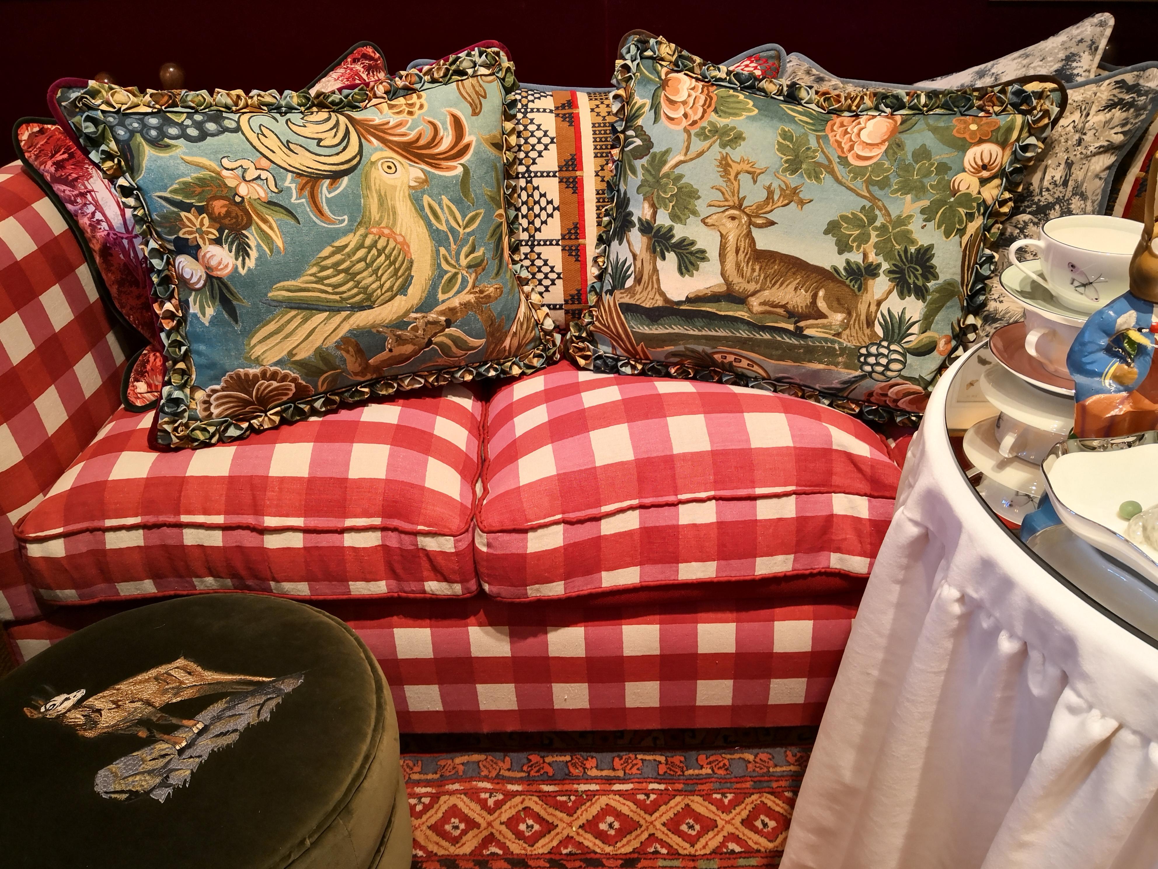 Linen Black Forest Handmade Cushion Hunting Scene Sofina Boutique Kitzbühel For Sale