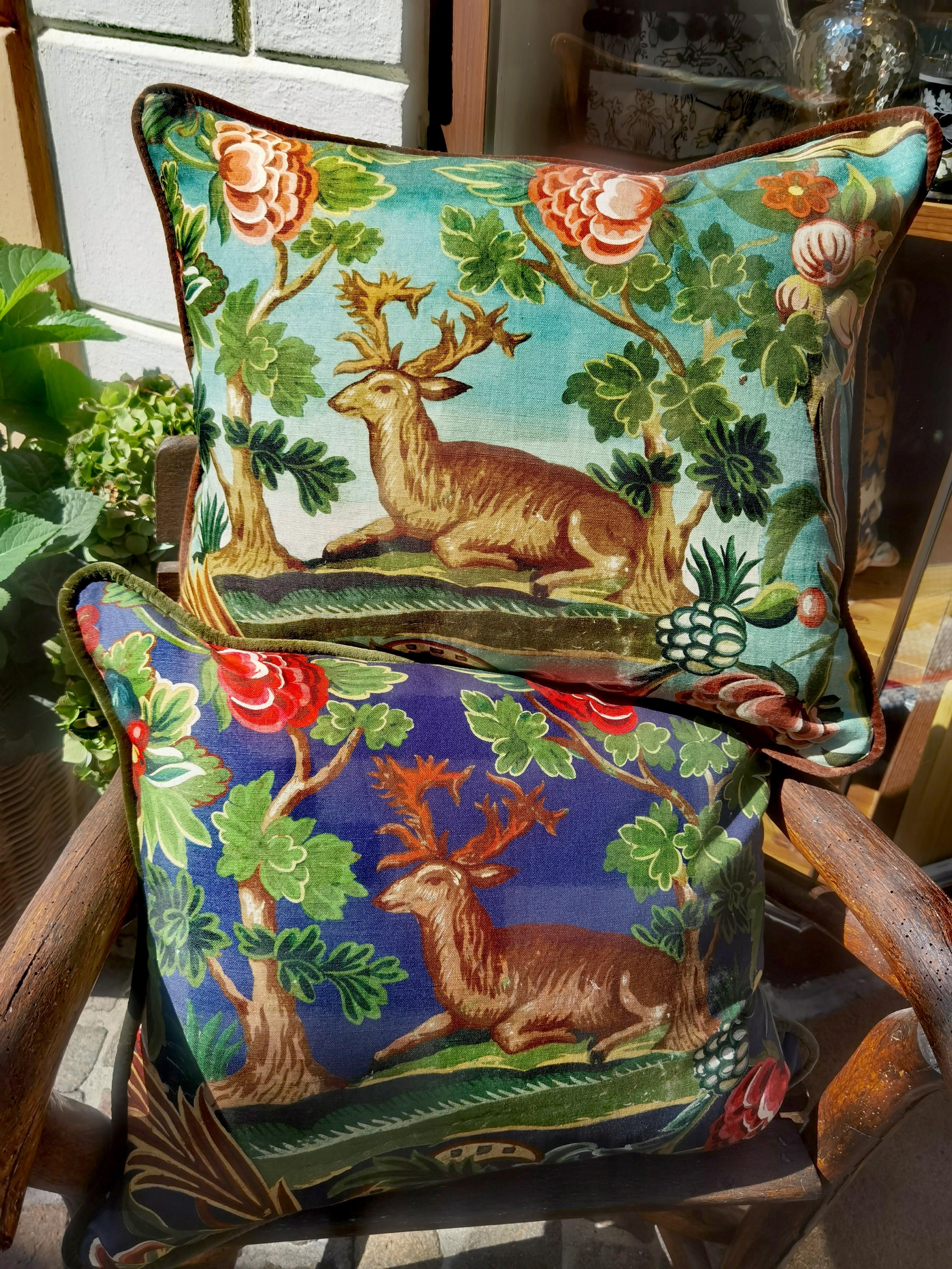 Black Forest Cushion Hunting Scene Sofina Boutique Kitzbühel In New Condition For Sale In Kitzbuhel, AT