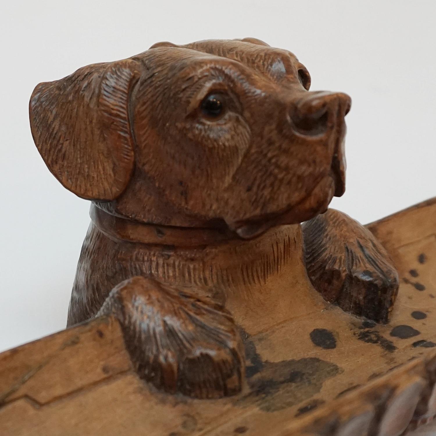 Black Forest Dog Inkwell and Pen Holder, Circa 1900 1