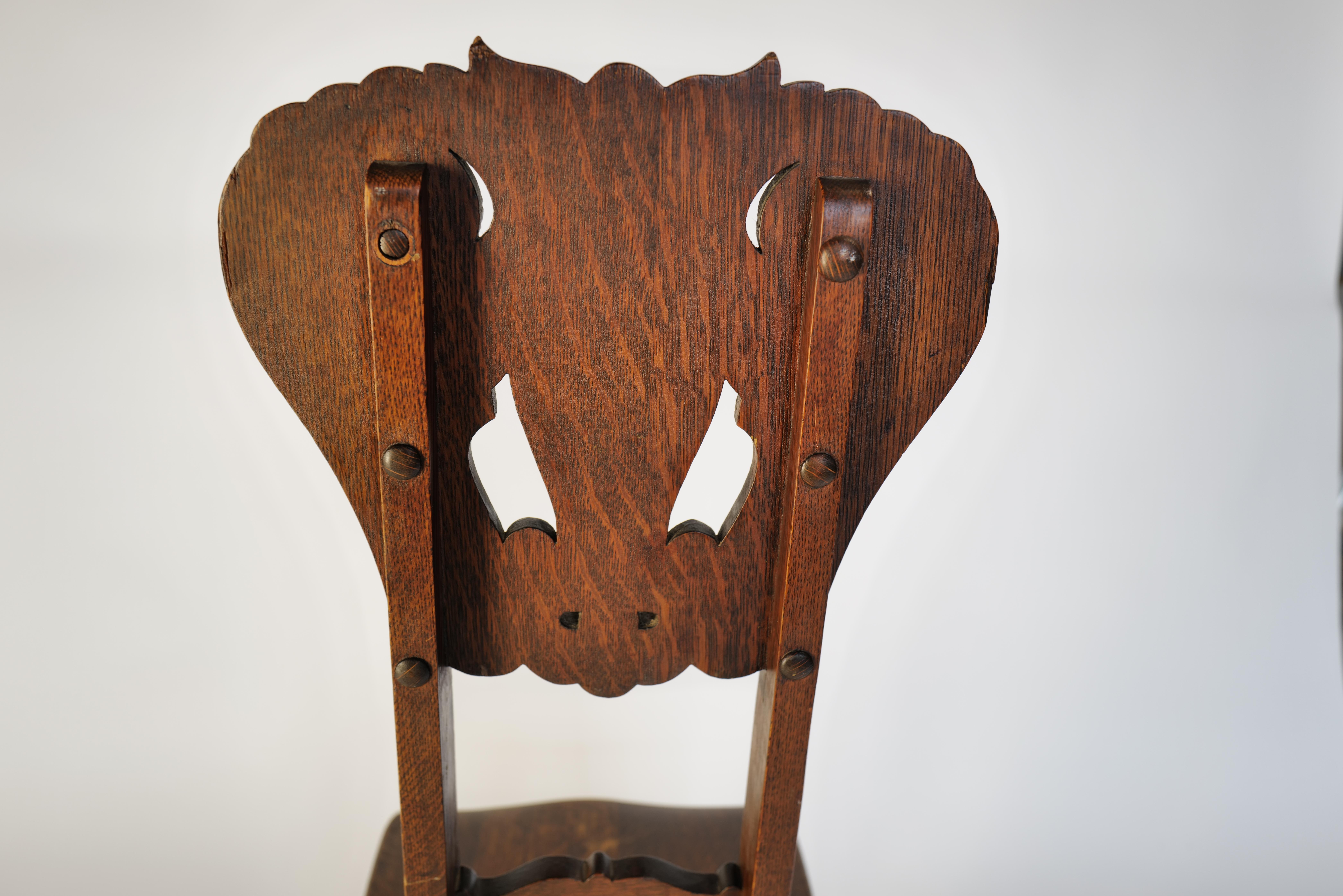 Black Forest Face North Wind Oak Chair In Good Condition In Oklahoma City, OK