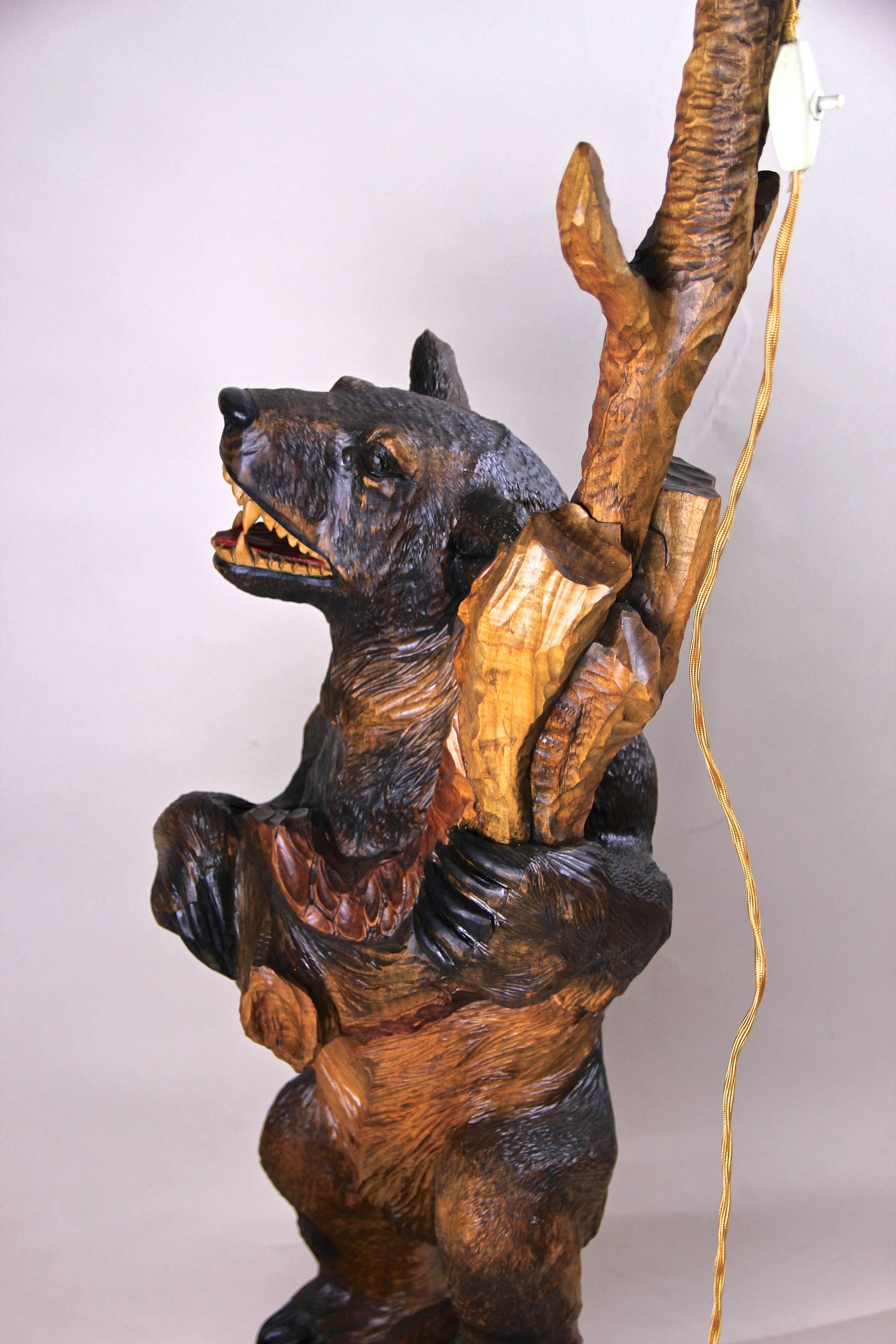 Black Forest Floor Lamp Hand-Carved, Germany, circa 1940 6