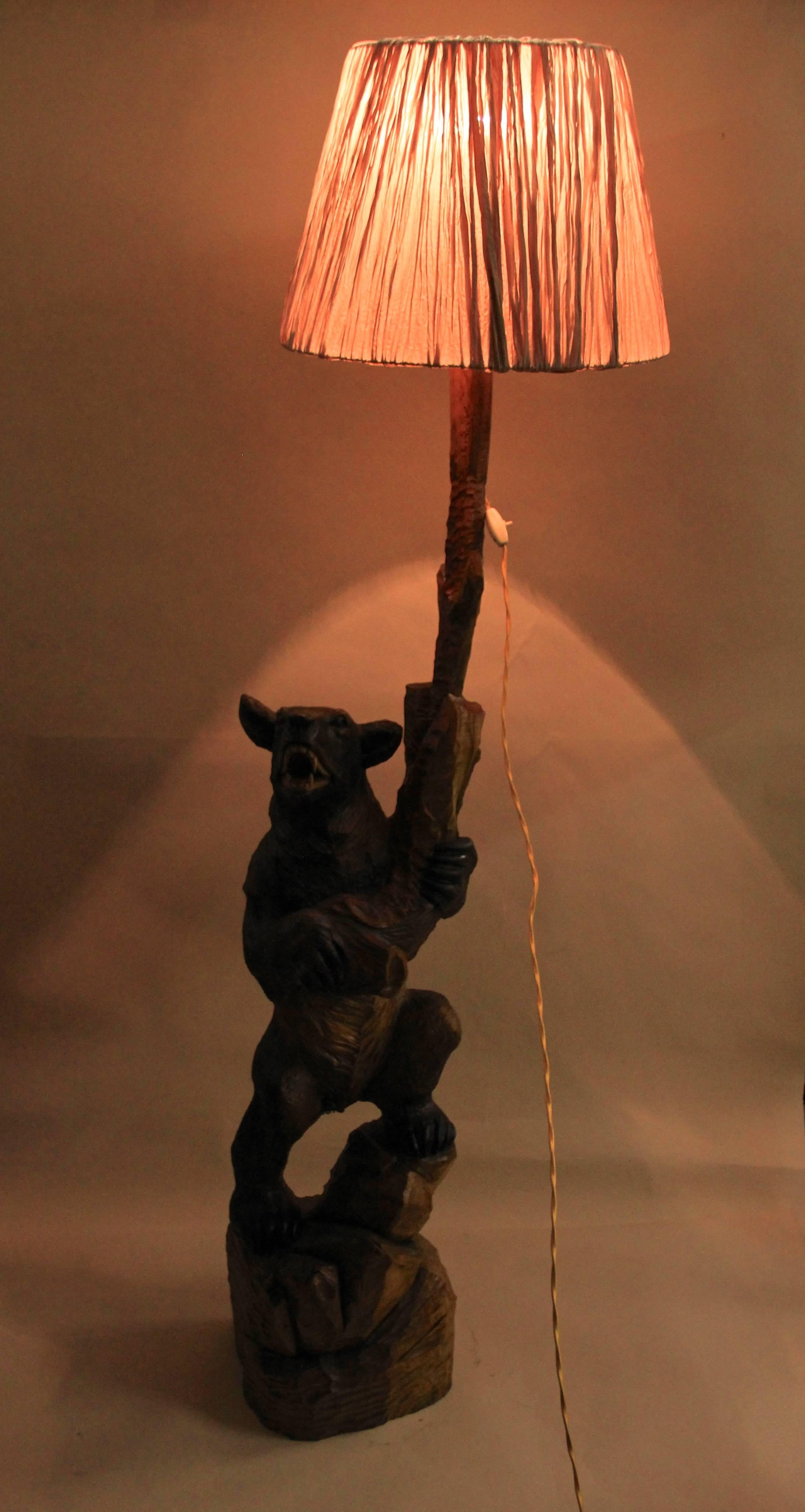 Black Forest Floor Lamp Hand-Carved, Germany, circa 1940 9