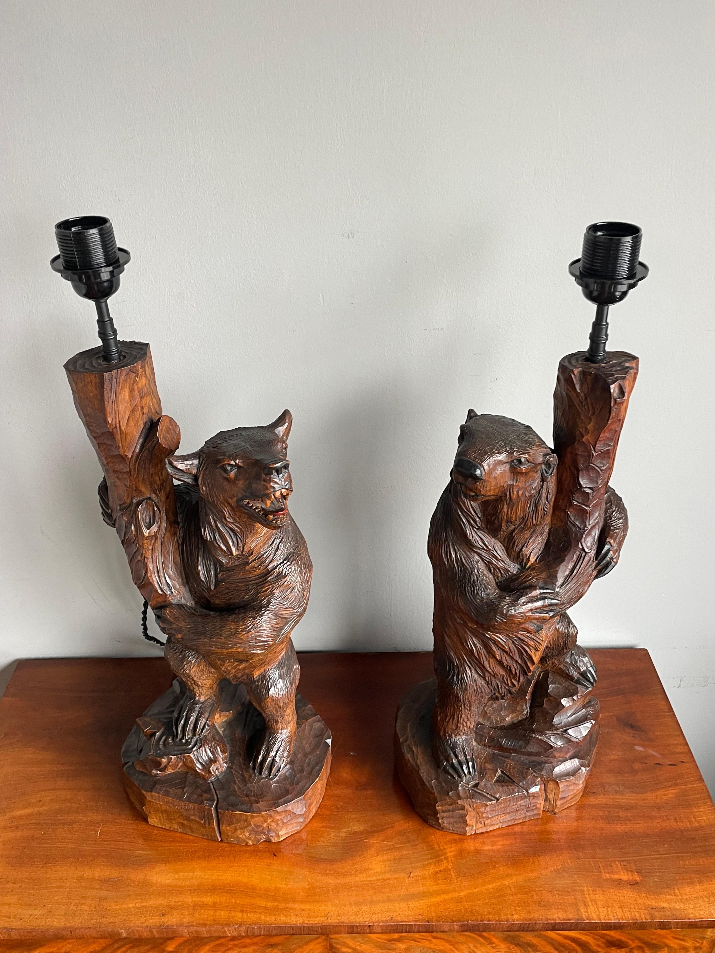 Black Forest Hand Carved Large & Extremely Rare Beaver and Bear Pair Table Lamps For Sale 3