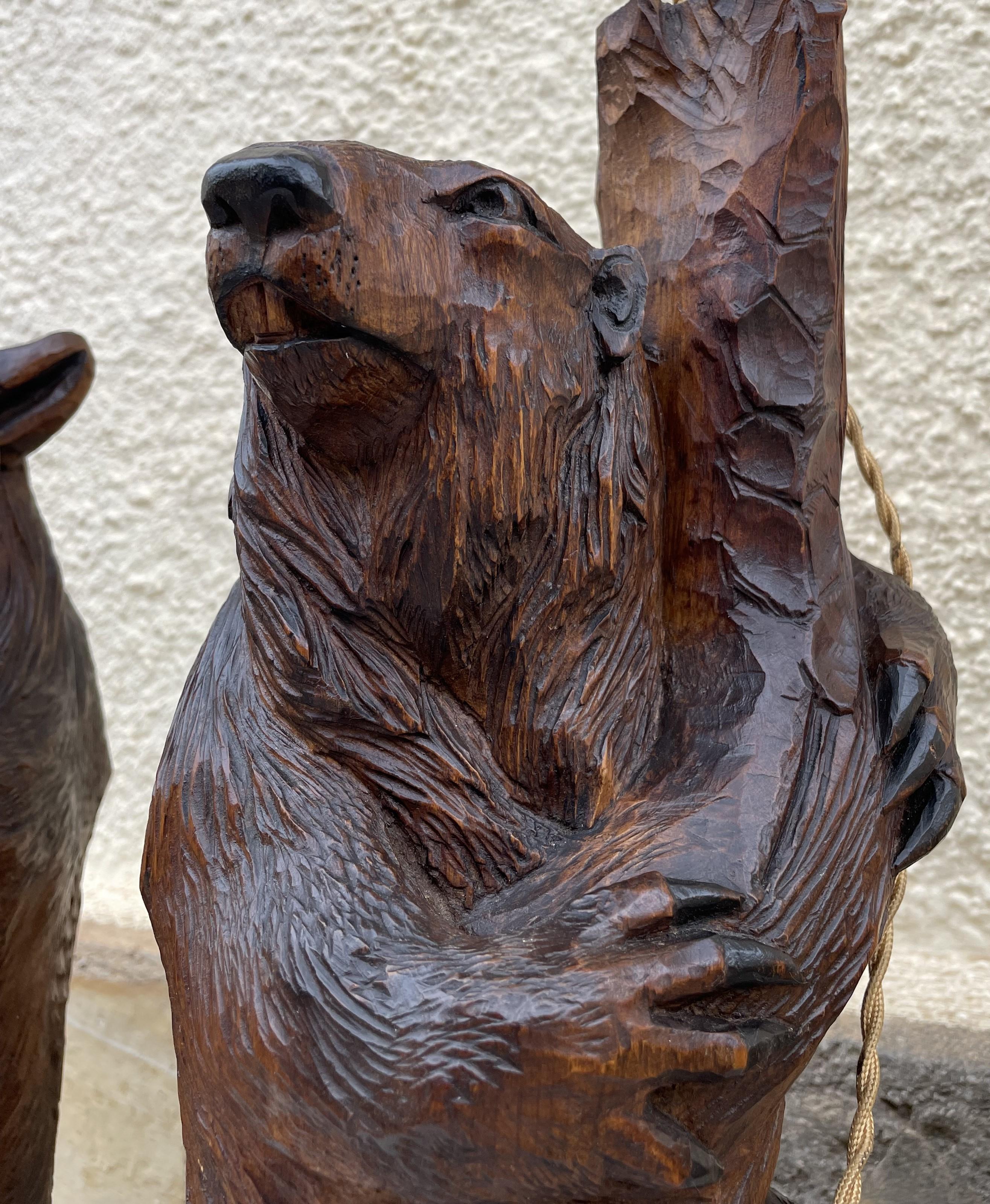 Black Forest Hand Carved Large & Extremely Rare Beaver and Bear Pair Table Lamps For Sale 6