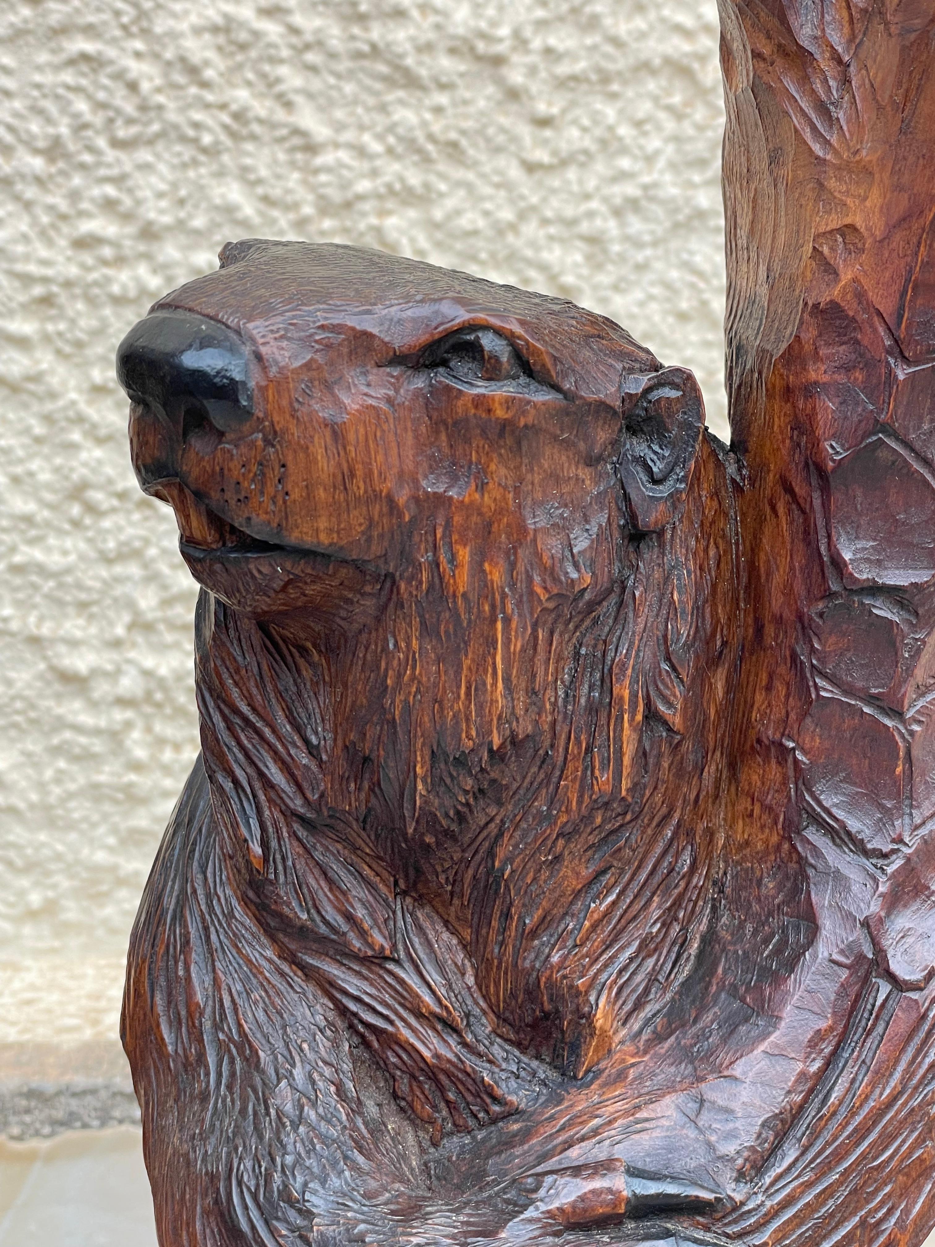 Black Forest Hand Carved Large & Extremely Rare Beaver and Bear Pair Table Lamps For Sale 7