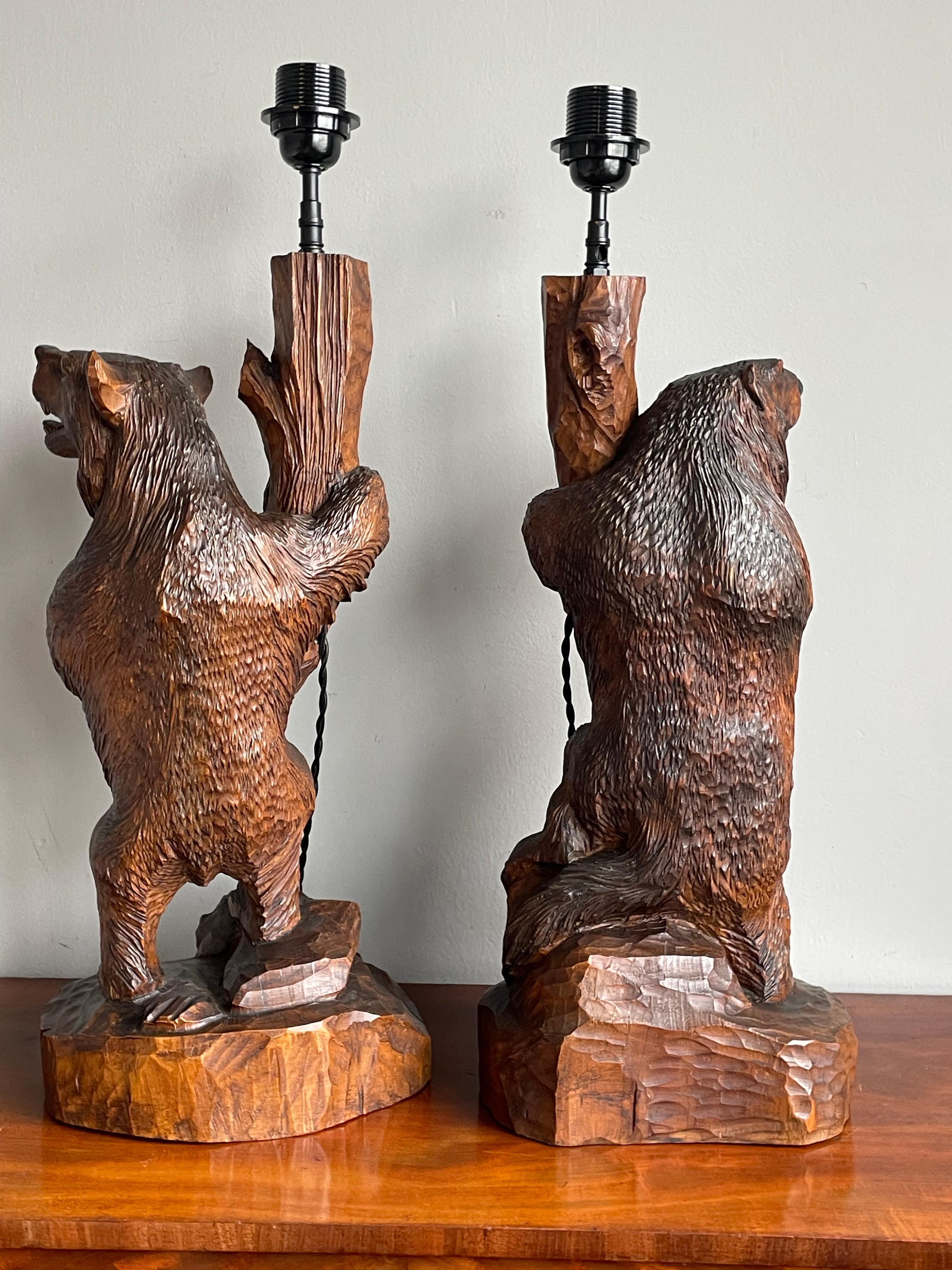 Black Forest Hand Carved Large & Extremely Rare Beaver and Bear Pair Table Lamps For Sale 1