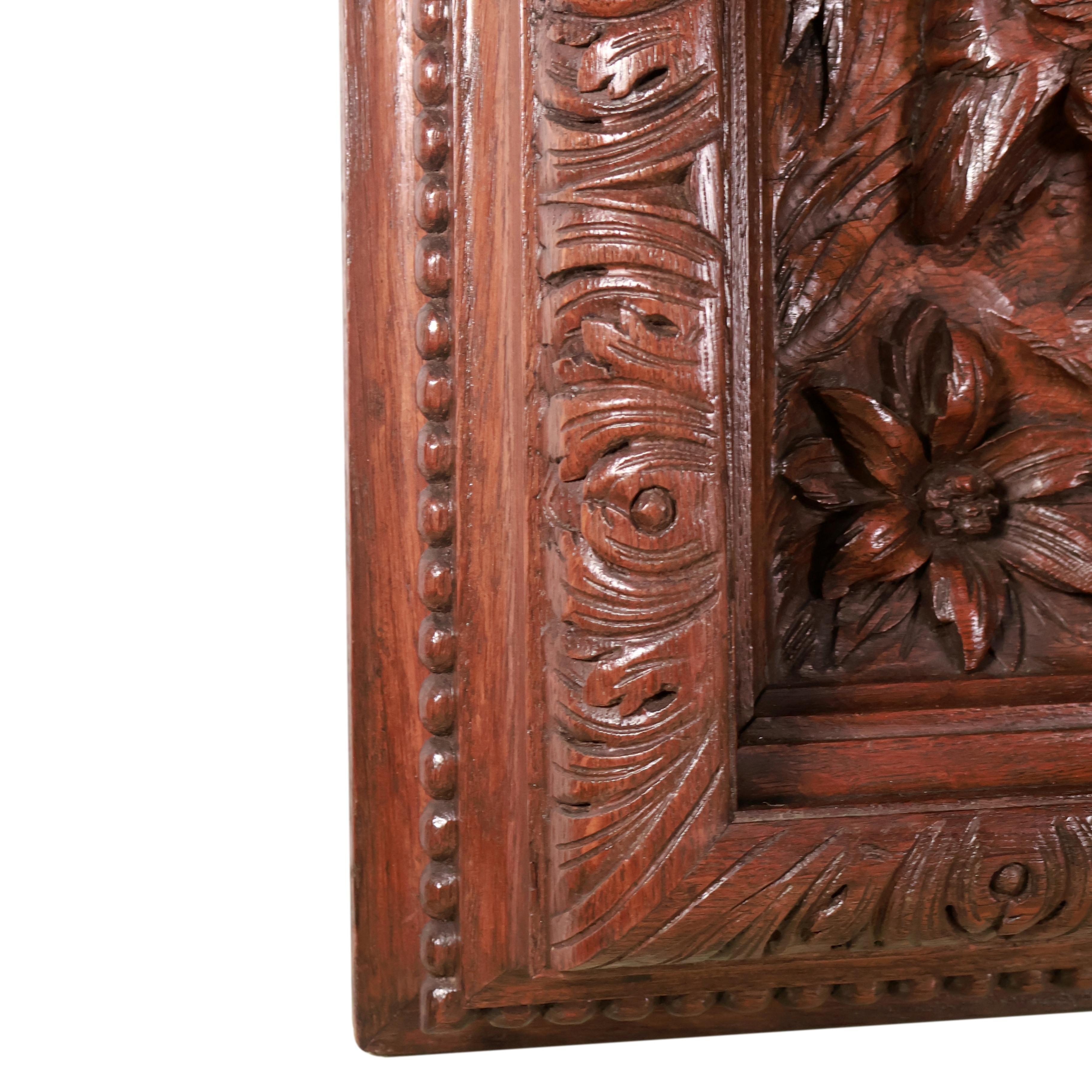 Plaque en noyer sculptée à la main avec des cailles, signée Lejaar, France, 1880. en vente 1