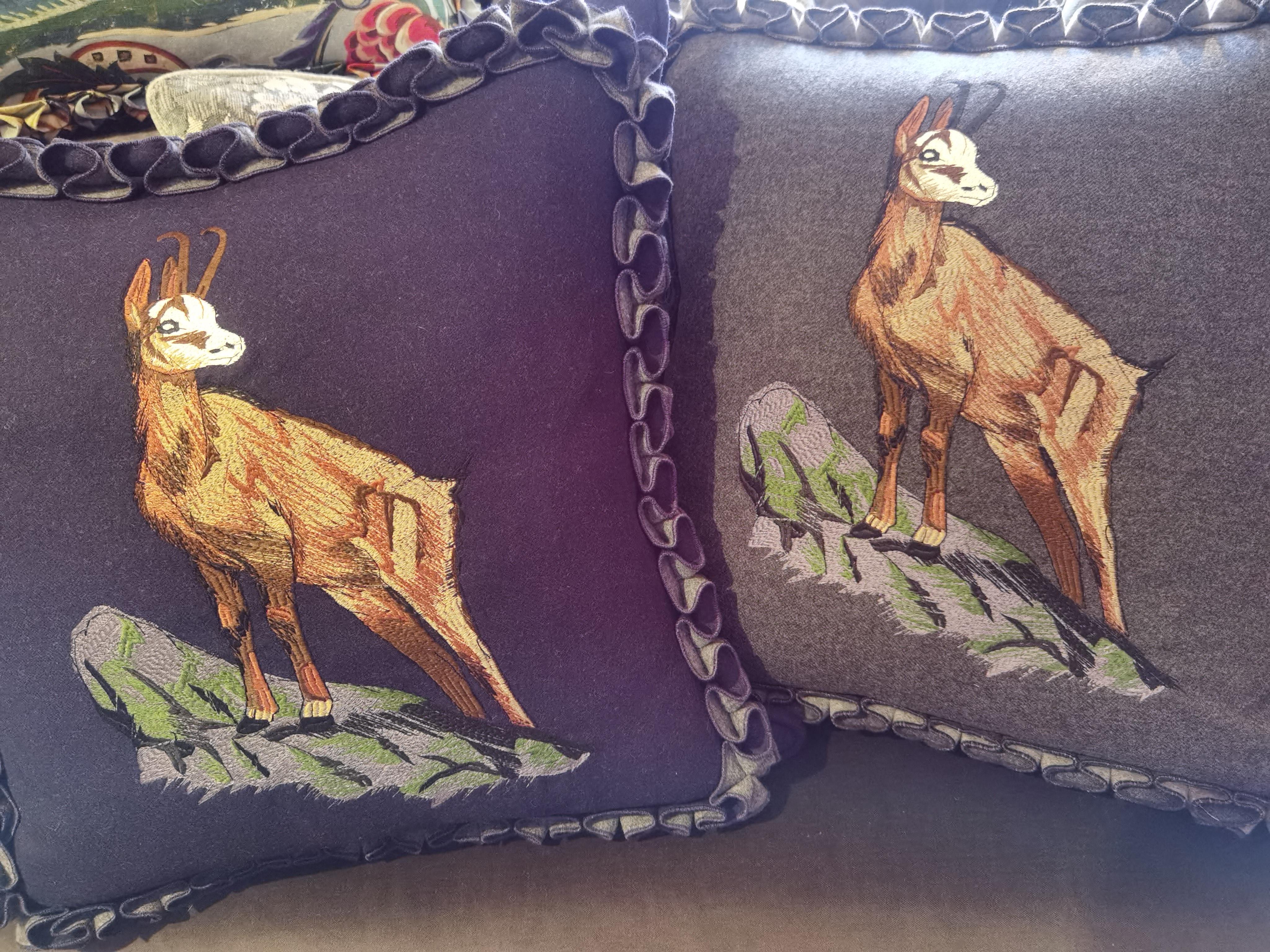 Black Forest Handmade Cushion Hunting Scene Sofina Boutique Kitzbuehel In New Condition For Sale In Kitzbuhel, AT