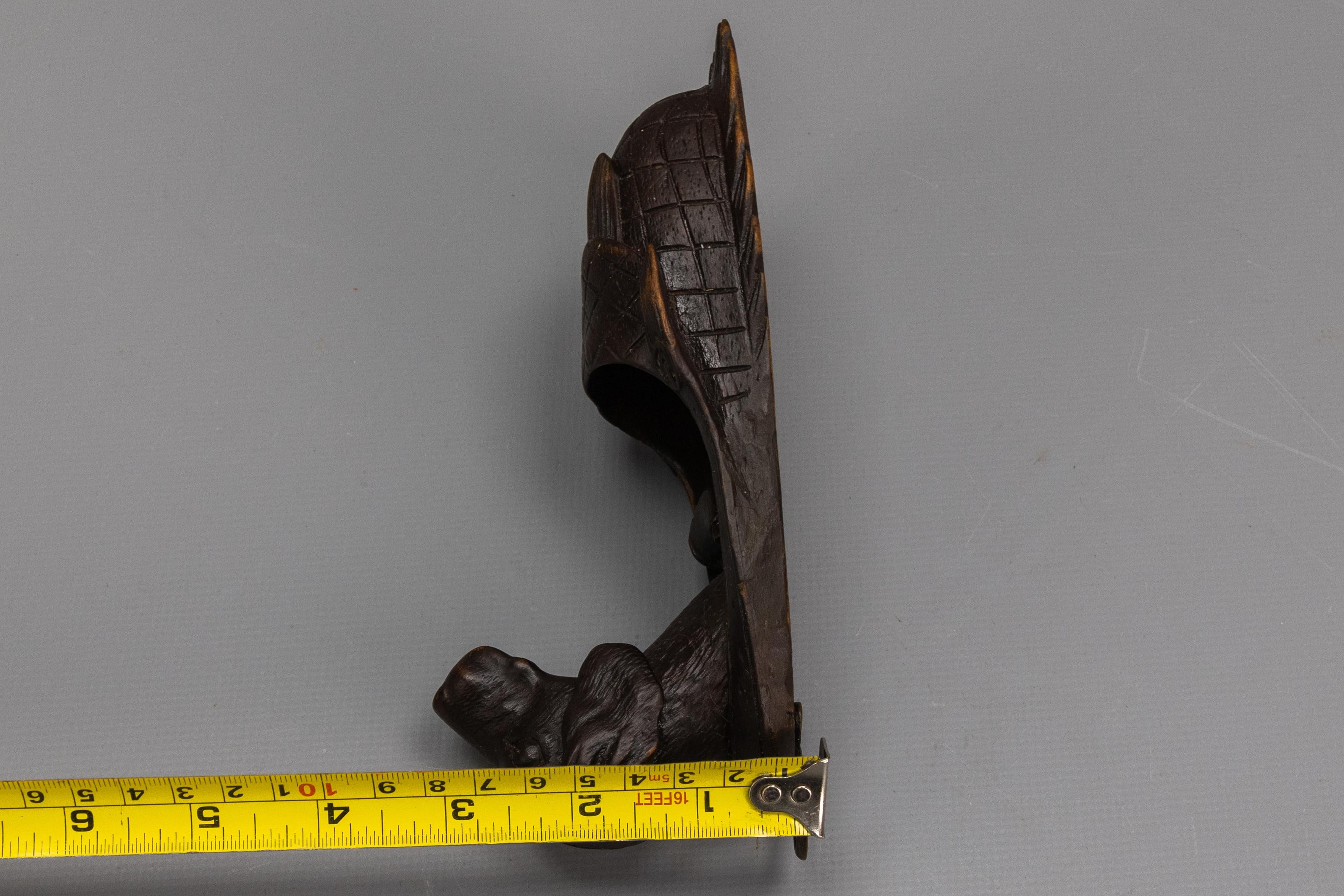 Caja de Sal de Madera Tallada a Mano con Perro y Tema de Caza Black Forest en venta 13